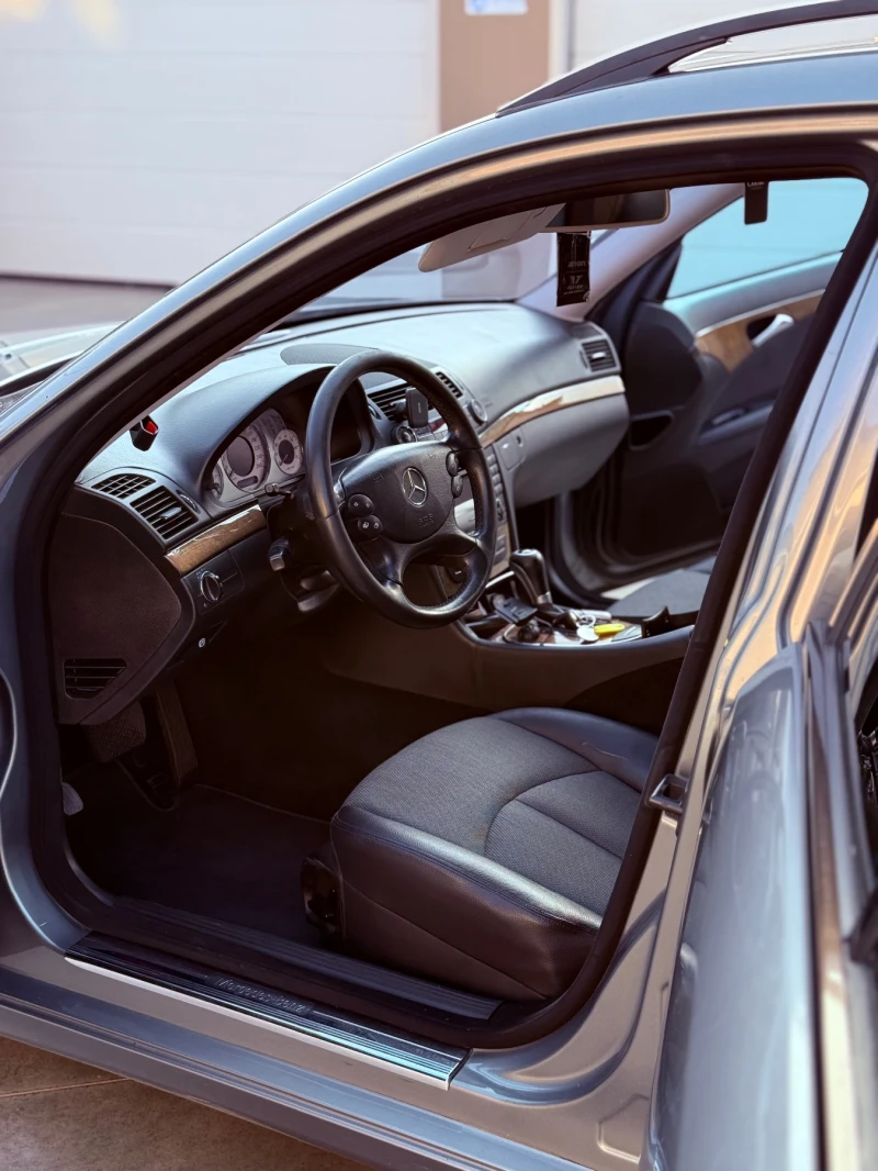 Mercedes-Benz E 200 Kompressor LPG, снимка 13 - Автомобили и джипове - 52556832