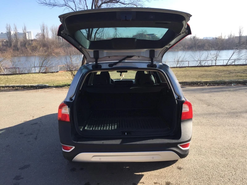 Volvo Xc70, снимка 8 - Автомобили и джипове - 52489655