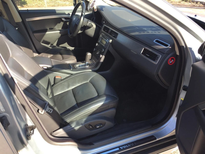 Volvo Xc70, снимка 11 - Автомобили и джипове - 52489655