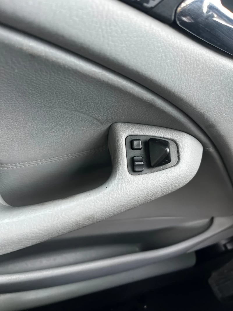 BMW 320, снимка 10 - Автомобили и джипове - 52835877