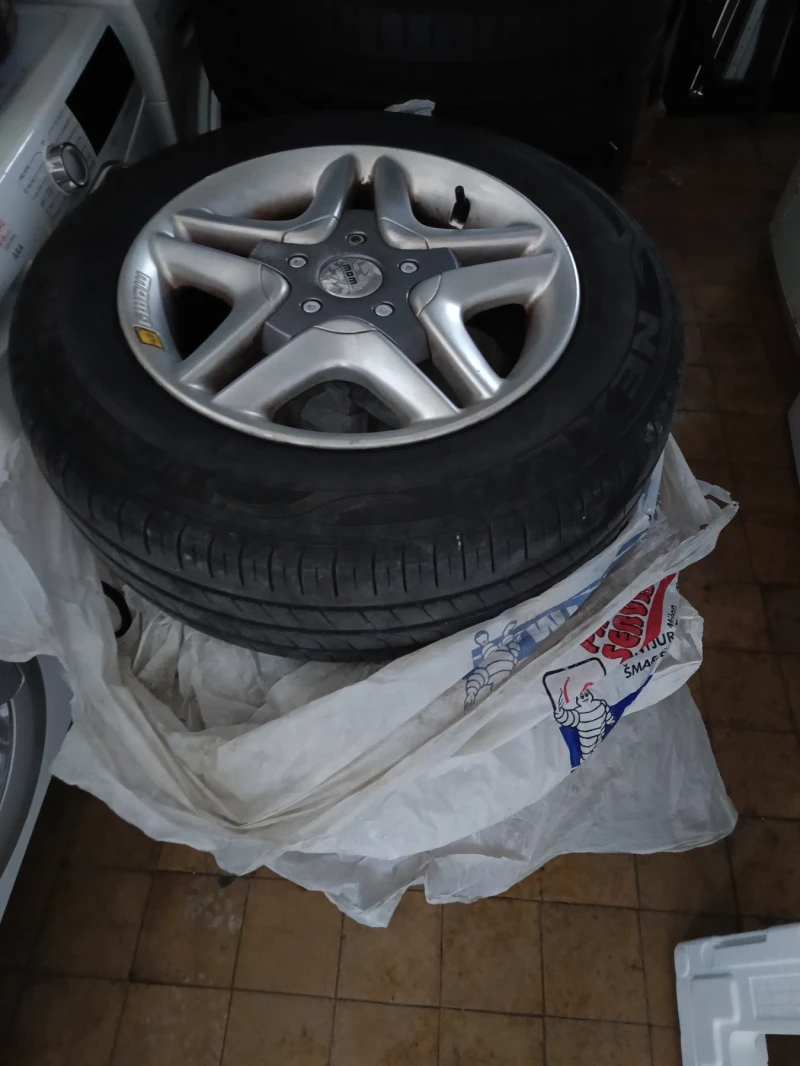 Renault Clio 1.5 dci, снимка 9 - Автомобили и джипове - 53123460