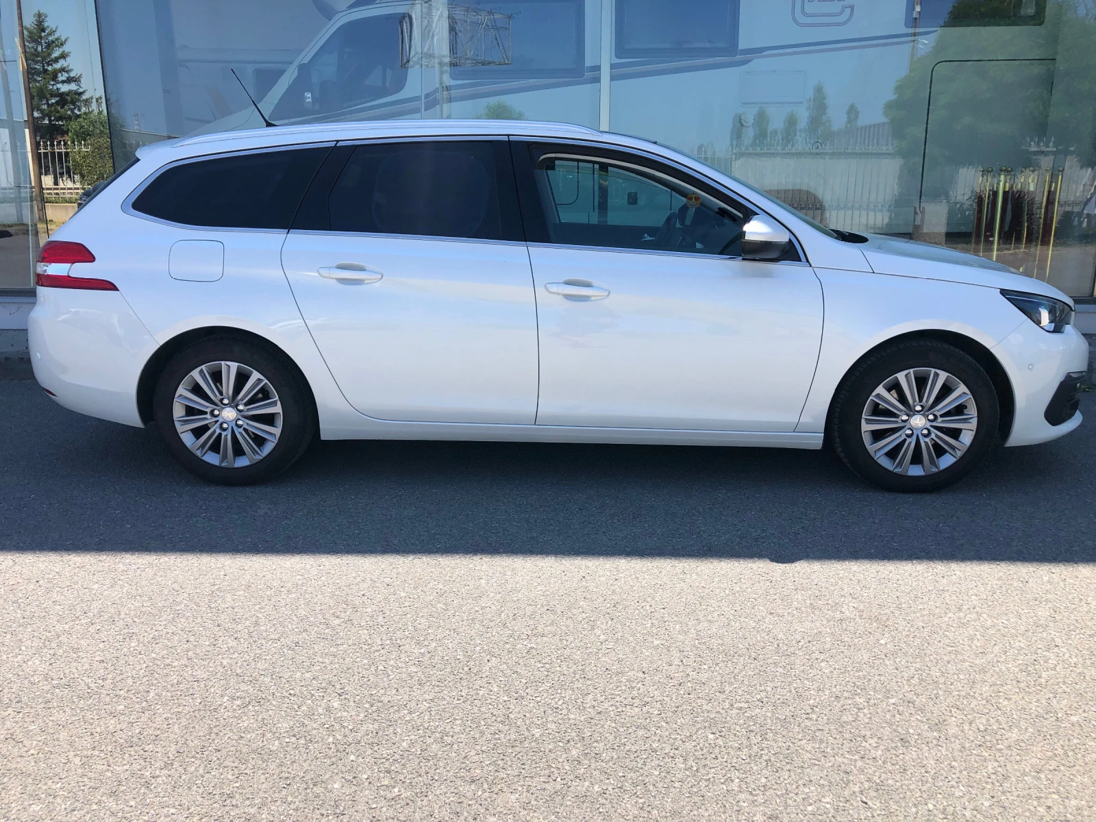 Peugeot 308 SW - изображение 3