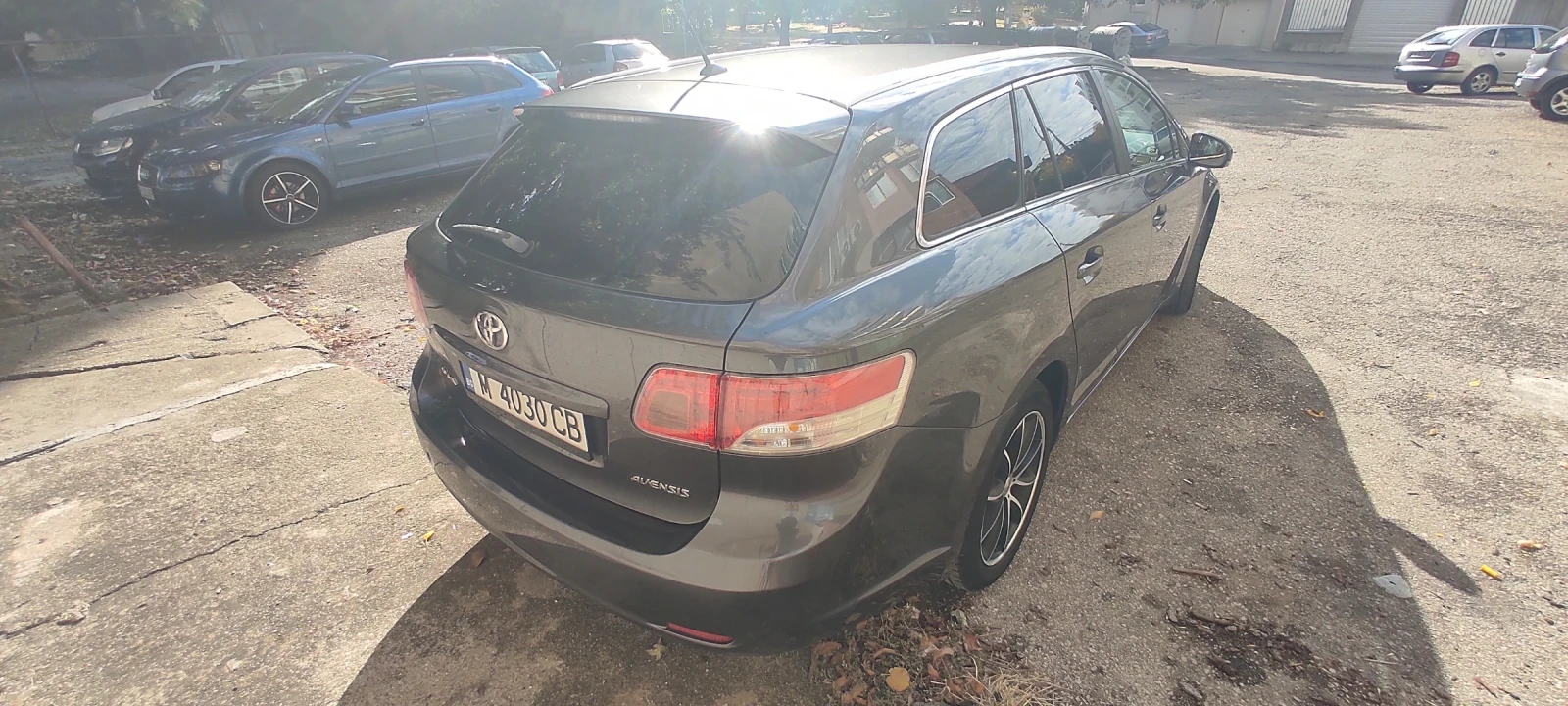 Toyota Avensis 1, 8 VVT-I  - изображение 3