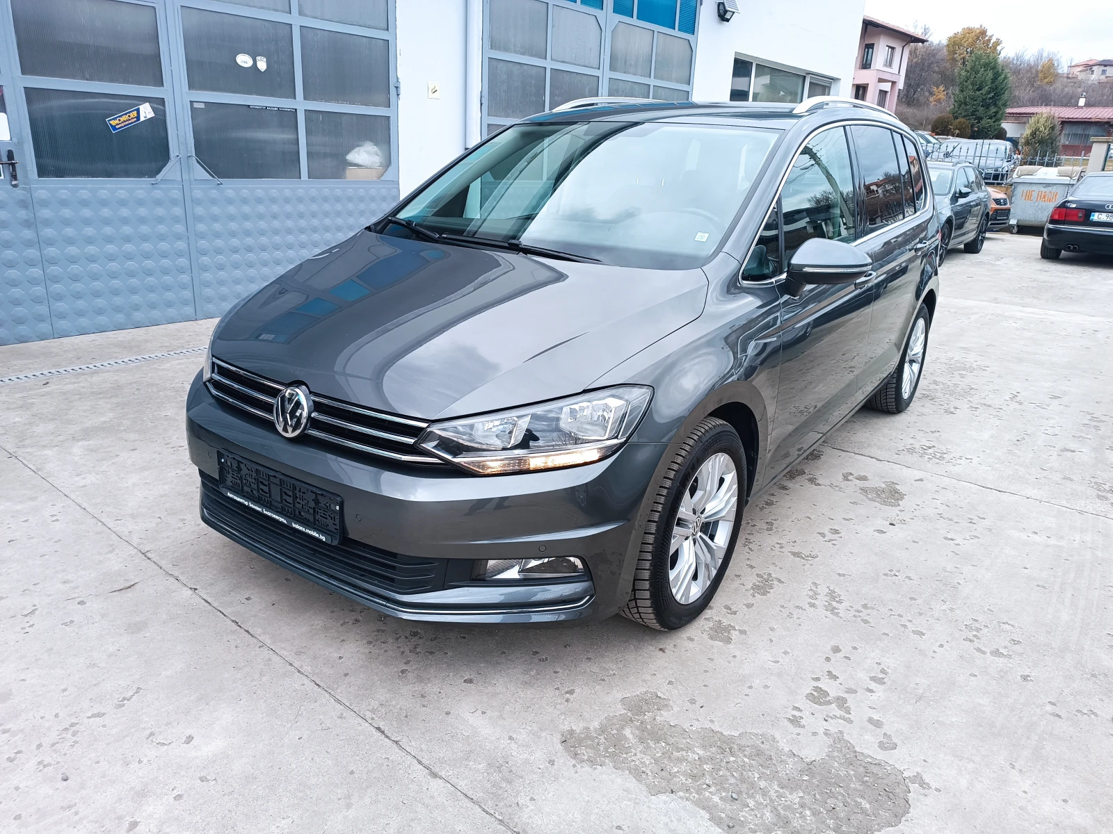 VW Touran 2.0TDI 190k.c. 144000km! FULL  - изображение 4