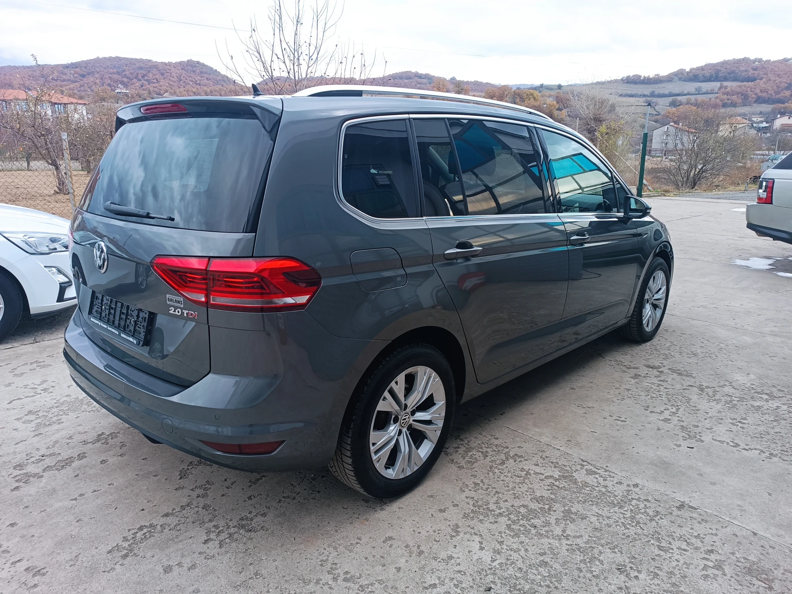 VW Touran 2.0TDI 190k.c. 144000km! FULL  - изображение 8