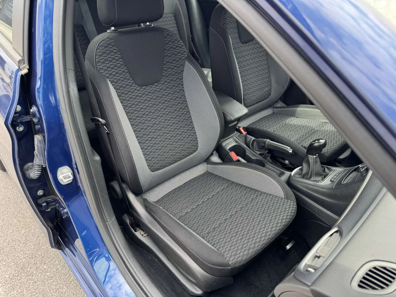 Opel Astra 1.2 TURBO - изображение 9