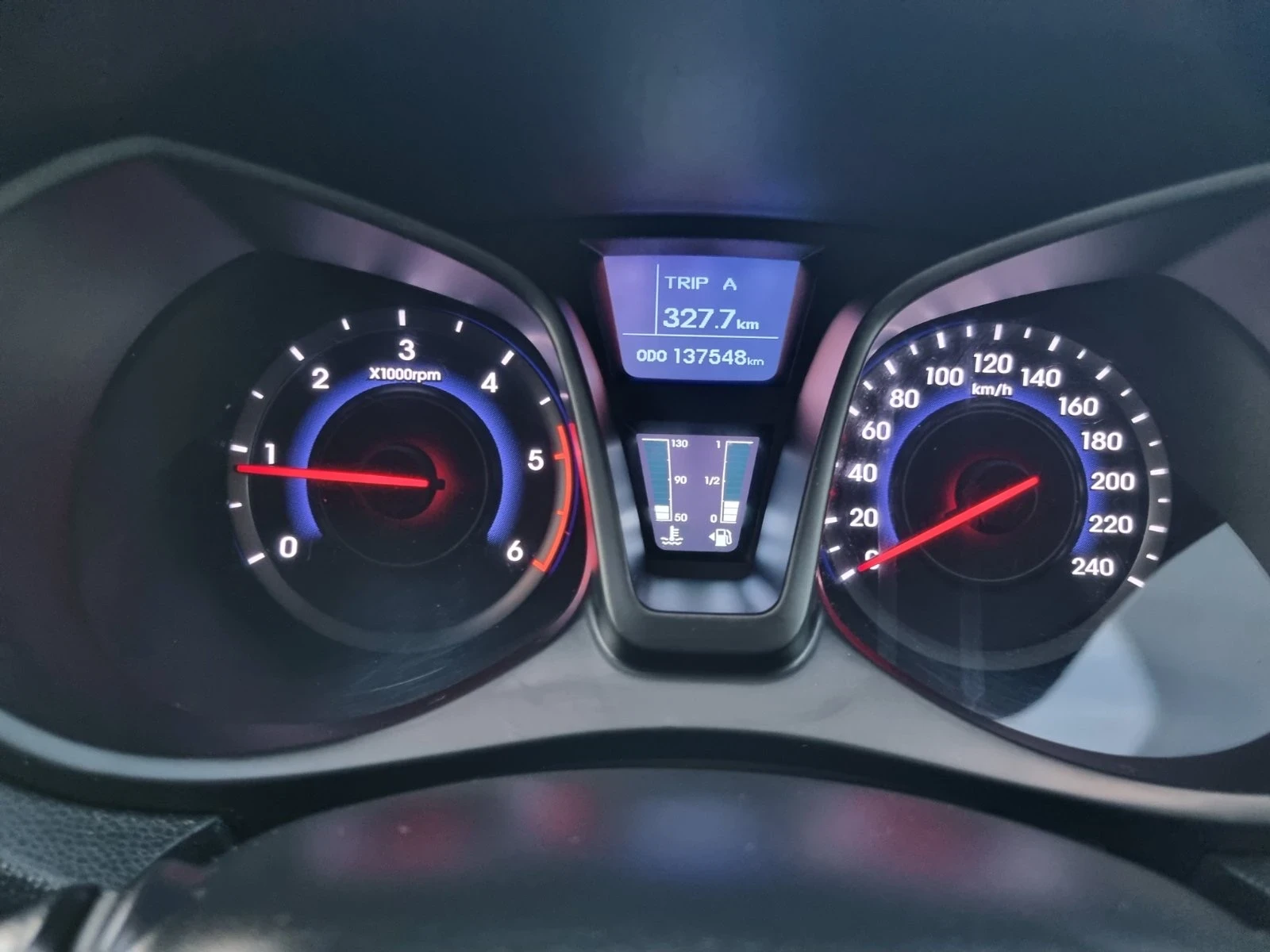 Hyundai Ix20 1.6CRDi  | Mobile.bg   11