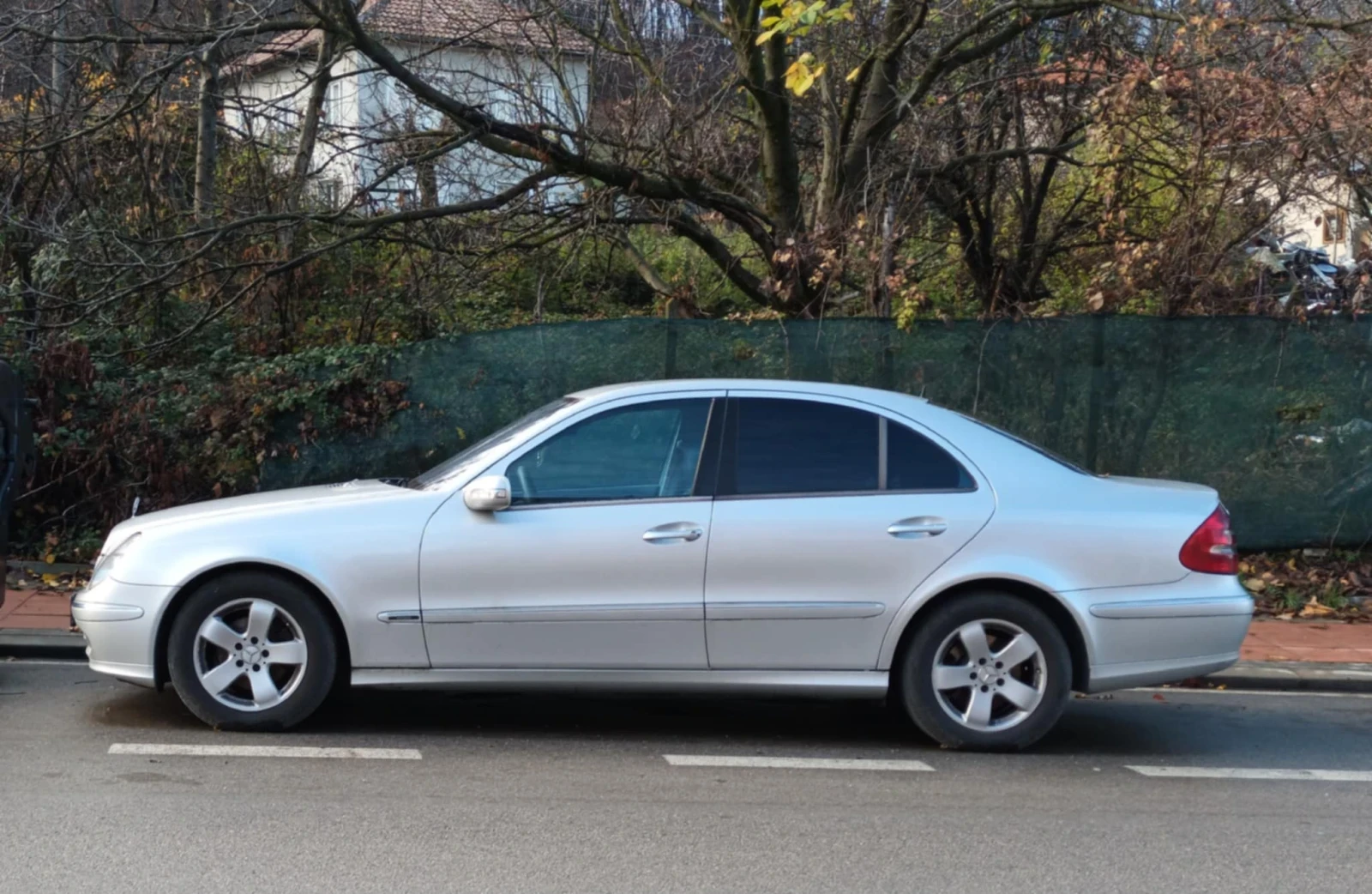 Mercedes-Benz E 320  - изображение 3