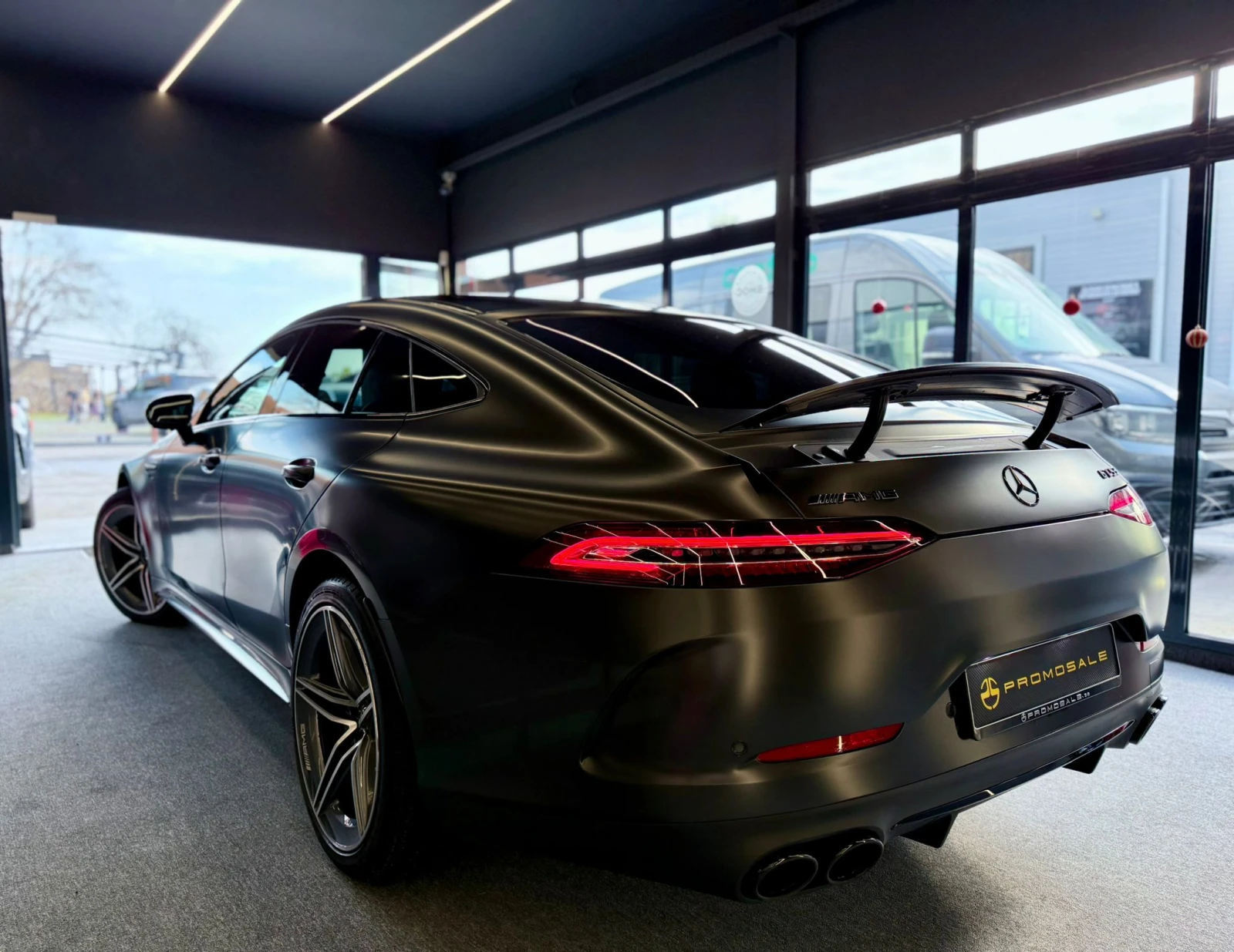 Mercedes-Benz AMG GT 53 4M+ Night* Massage* Pano* Лизинг - изображение 4