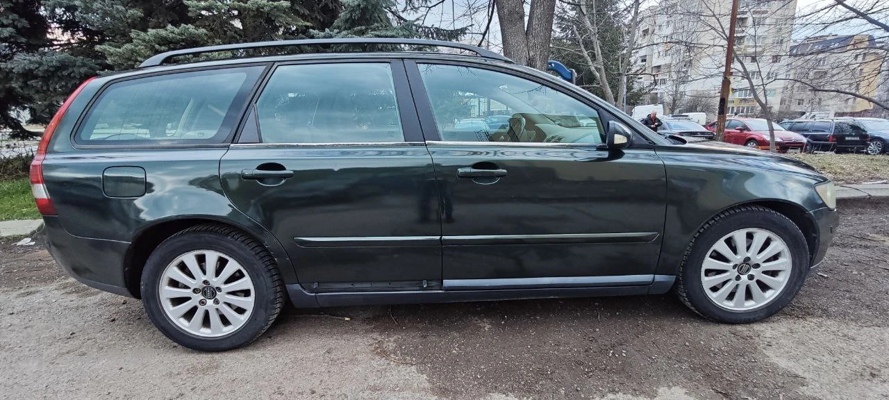 Volvo V50 136ps 6ск, снимка 4 - Автомобили и джипове - 53731992