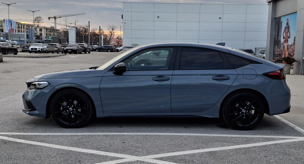 Honda Civic 2.0 i-MMD Hybrid Sport, снимка 9 - Автомобили и джипове - 53971866