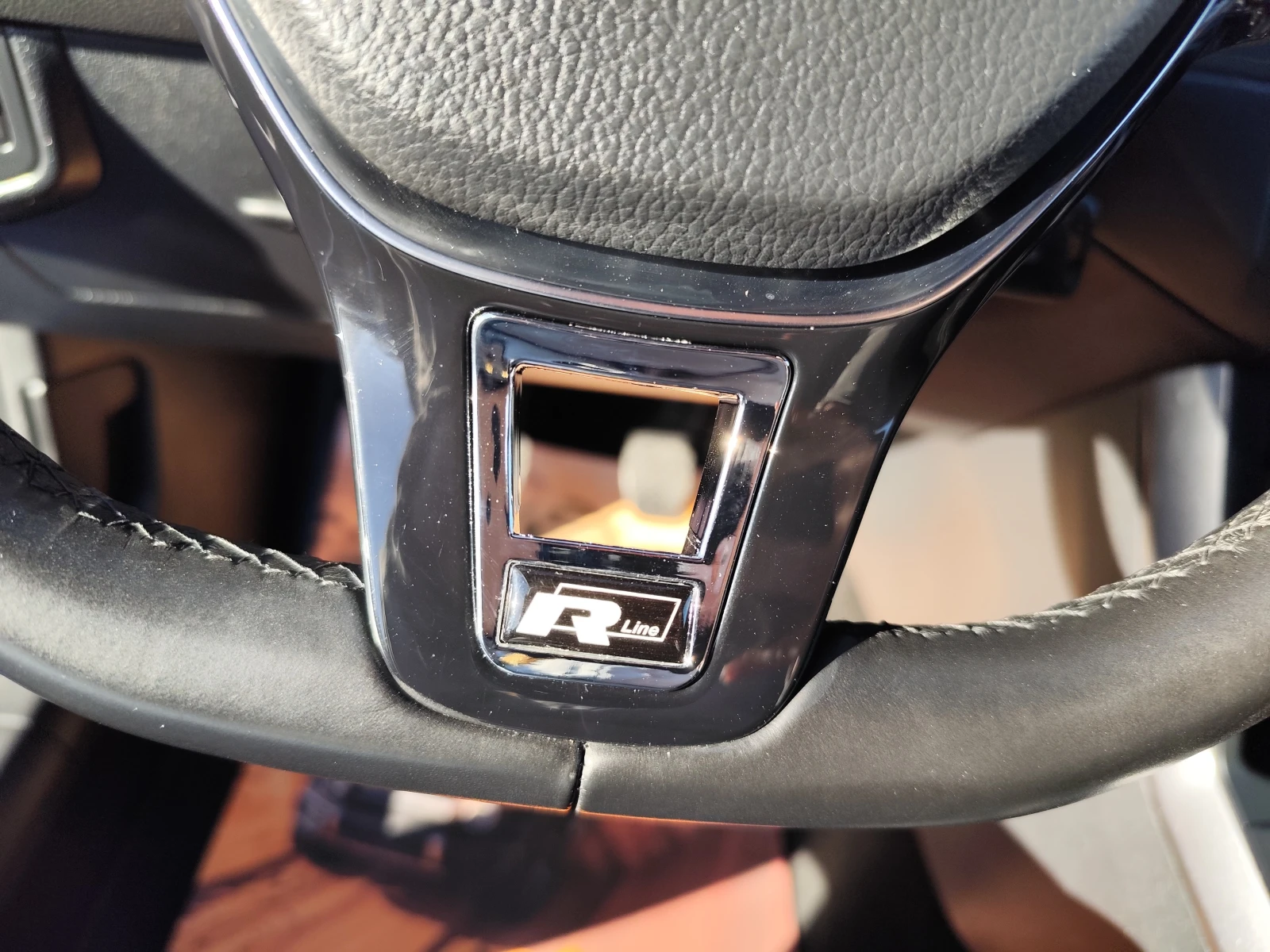 VW Polo 1.0TSi* R-LINE* LED* VIRTUAL COCKPIT* , снимка 11 - Автомобили и джипове - 54131050