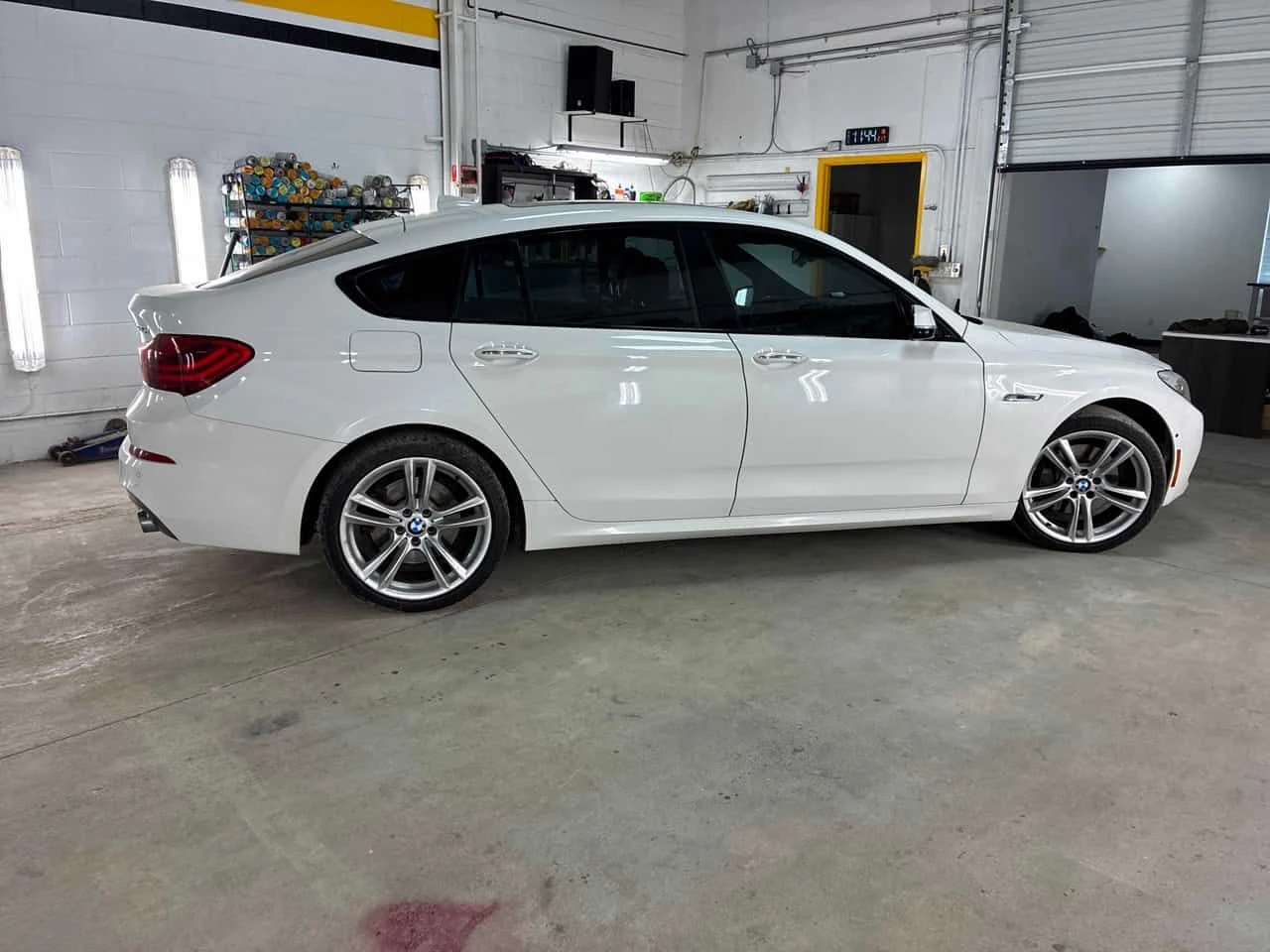 BMW 535 * GT xDrive * CARFAX * HEAD UP * HARMAN * 2 КЛЮЧА, снимка 3 - Автомобили и джипове - 54199918