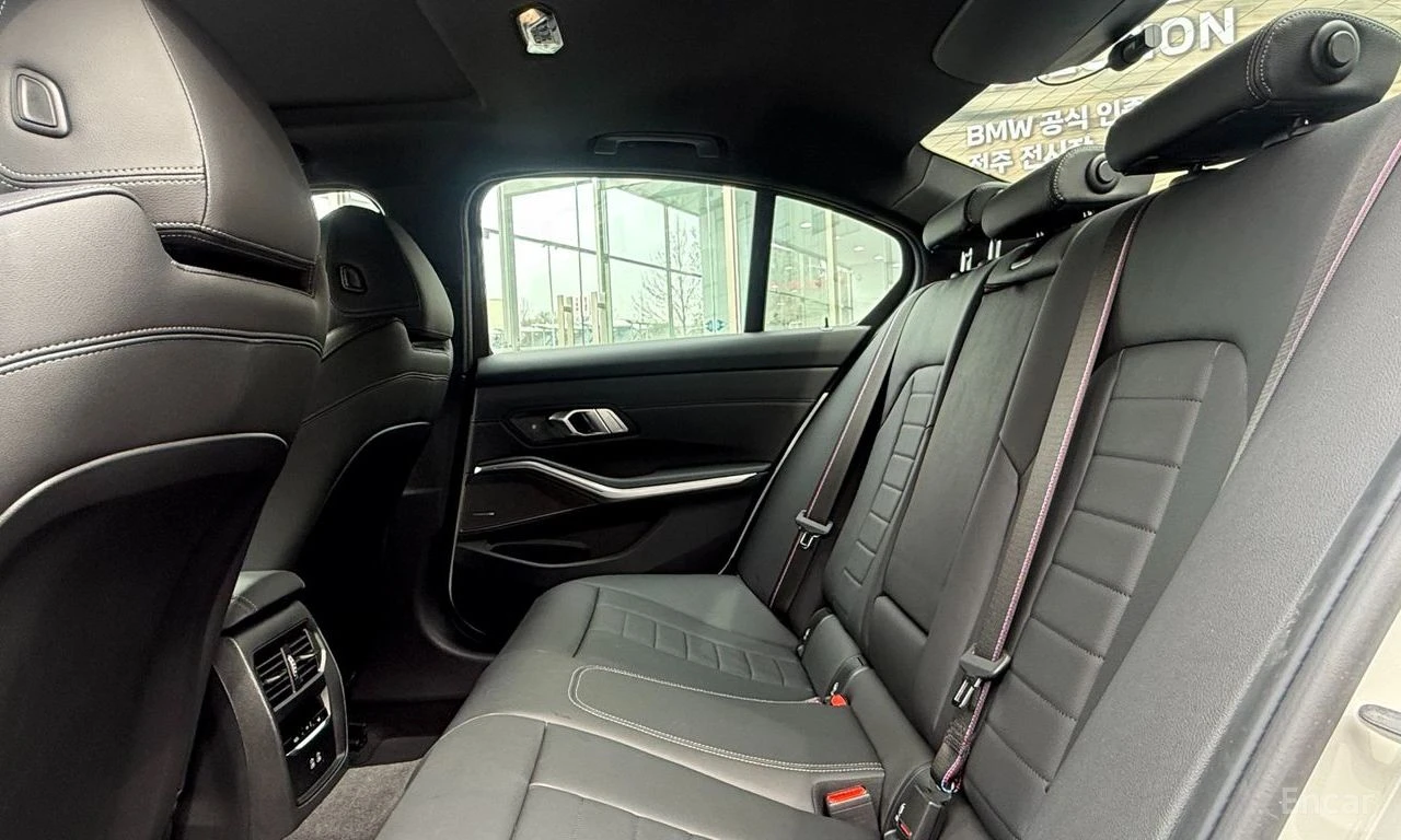 BMW 340 i* HEAD-UP* CARBON* HARMAN/KARDON* 360 КАМЕРИ, снимка 13 - Автомобили и джипове - 54566943