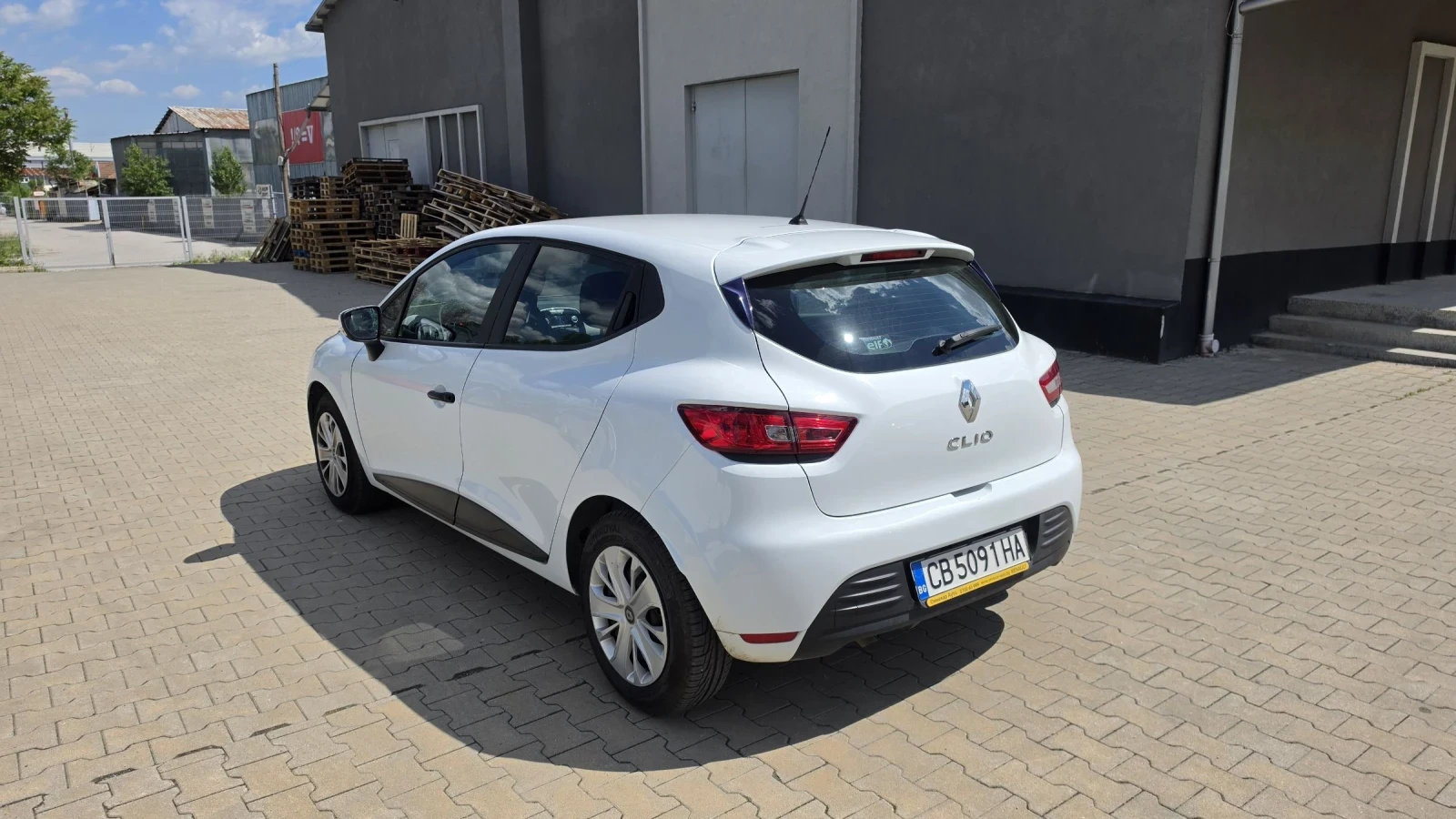 Renault Clio 1.5 dci, снимка 4 - Автомобили и джипове - 54682955