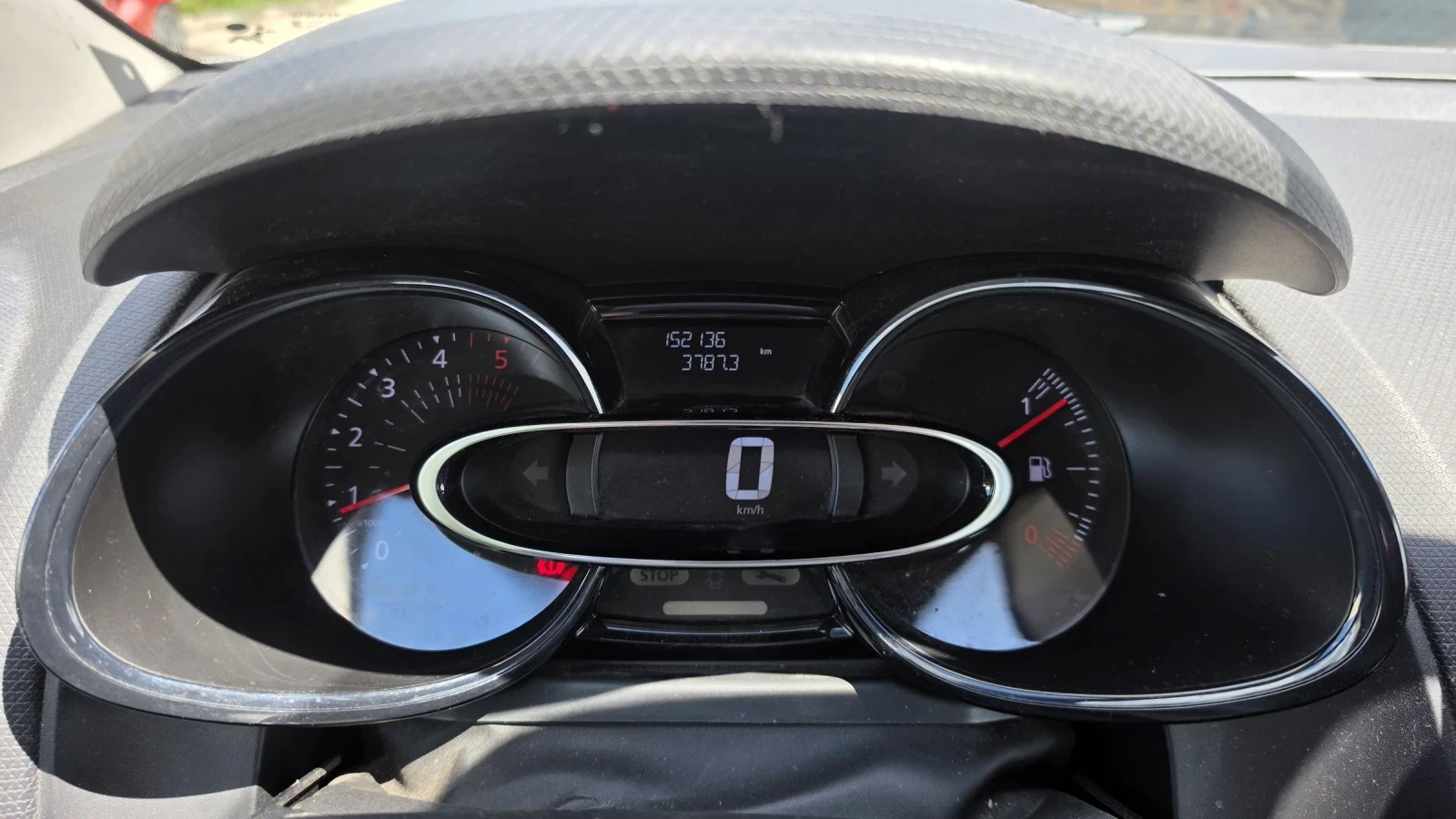 Renault Clio 1.5 dci, снимка 10 - Автомобили и джипове - 54682955