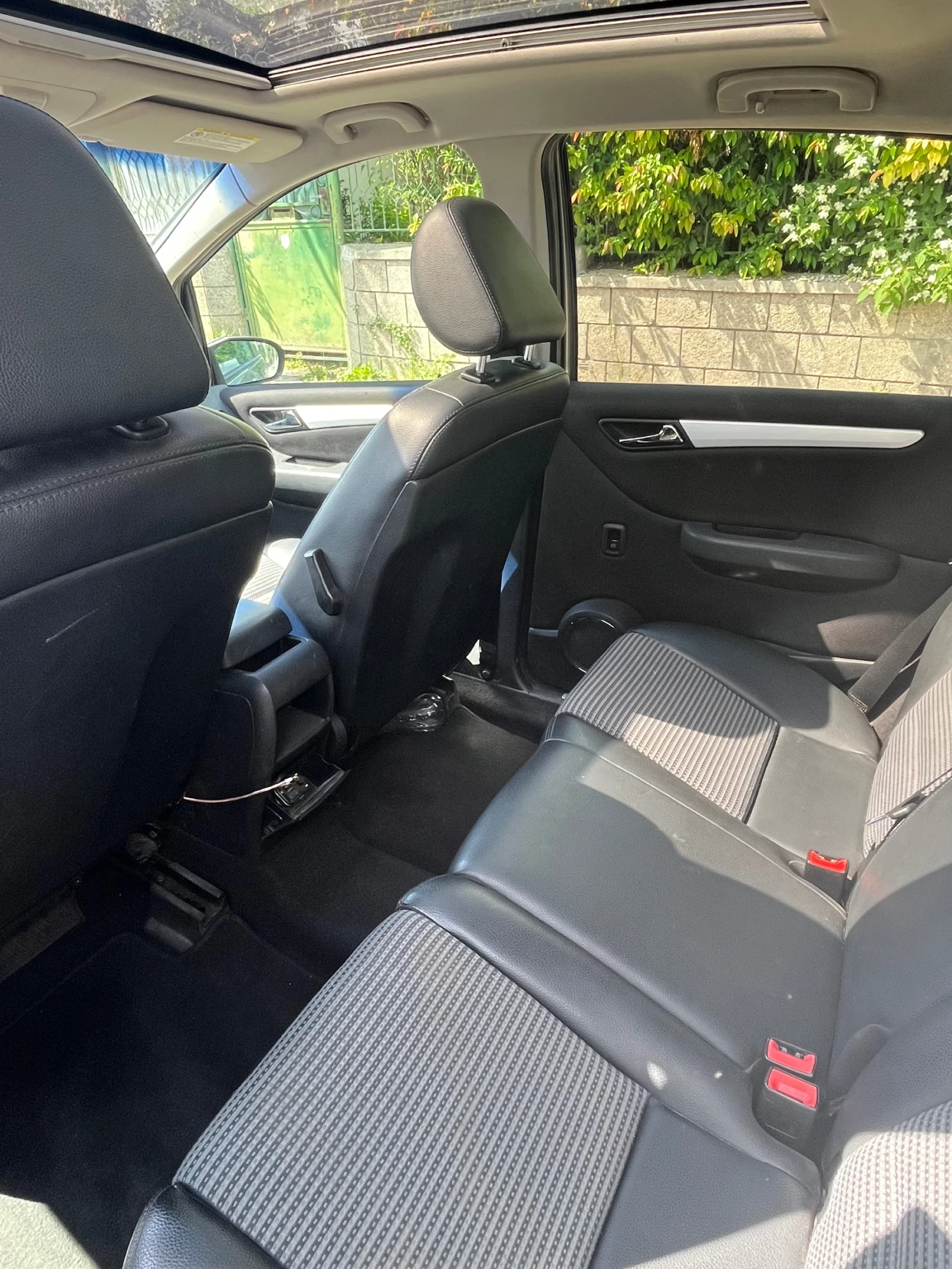 Mercedes-Benz B 200, снимка 11 - Автомобили и джипове - 54730887