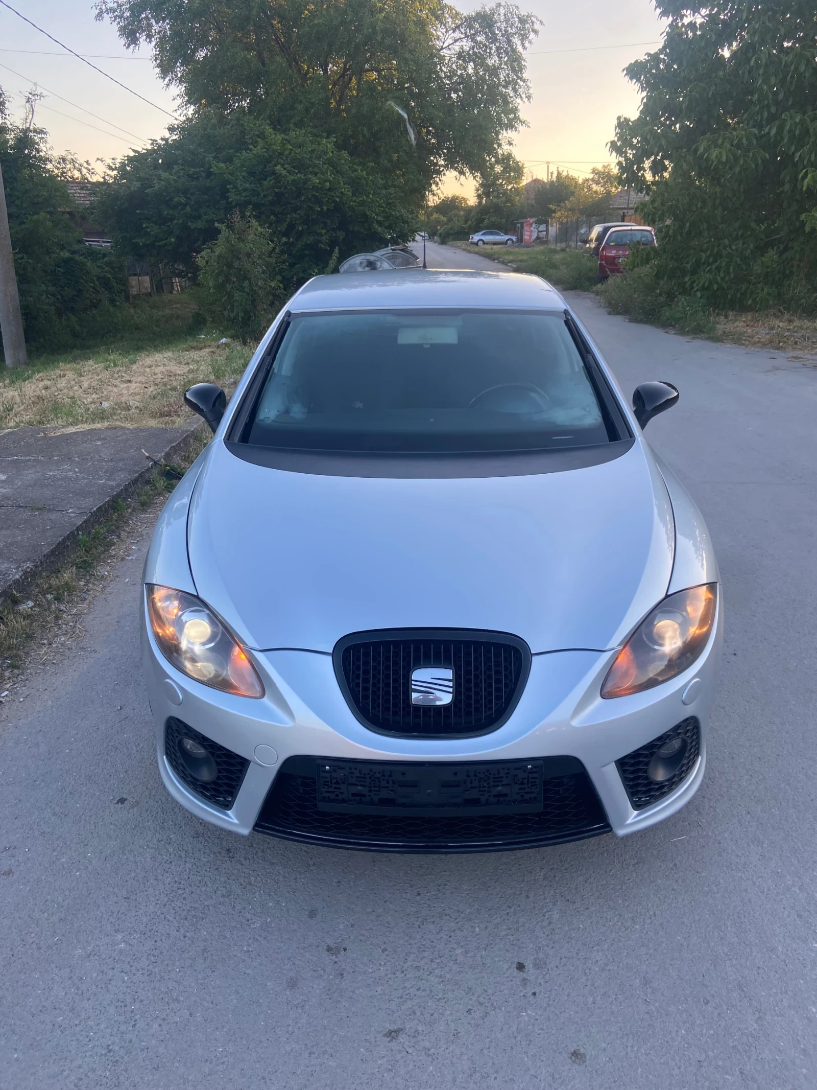Seat Leon 2.0 TDI FR, снимка 2 - Автомобили и джипове - 55043031