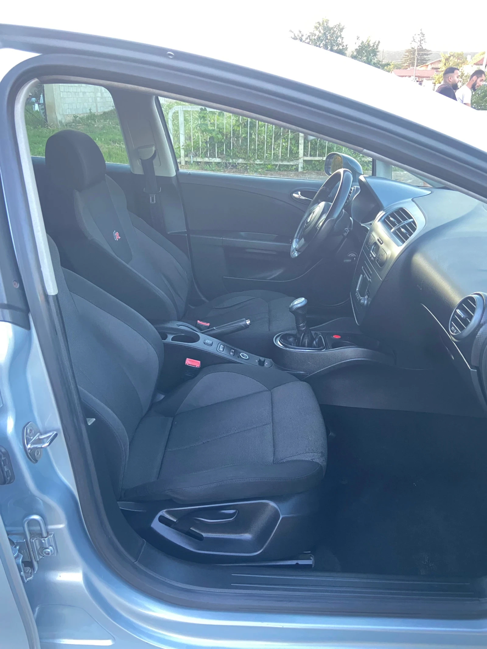 Seat Leon 2.0 TDI FR, снимка 11 - Автомобили и джипове - 55043031