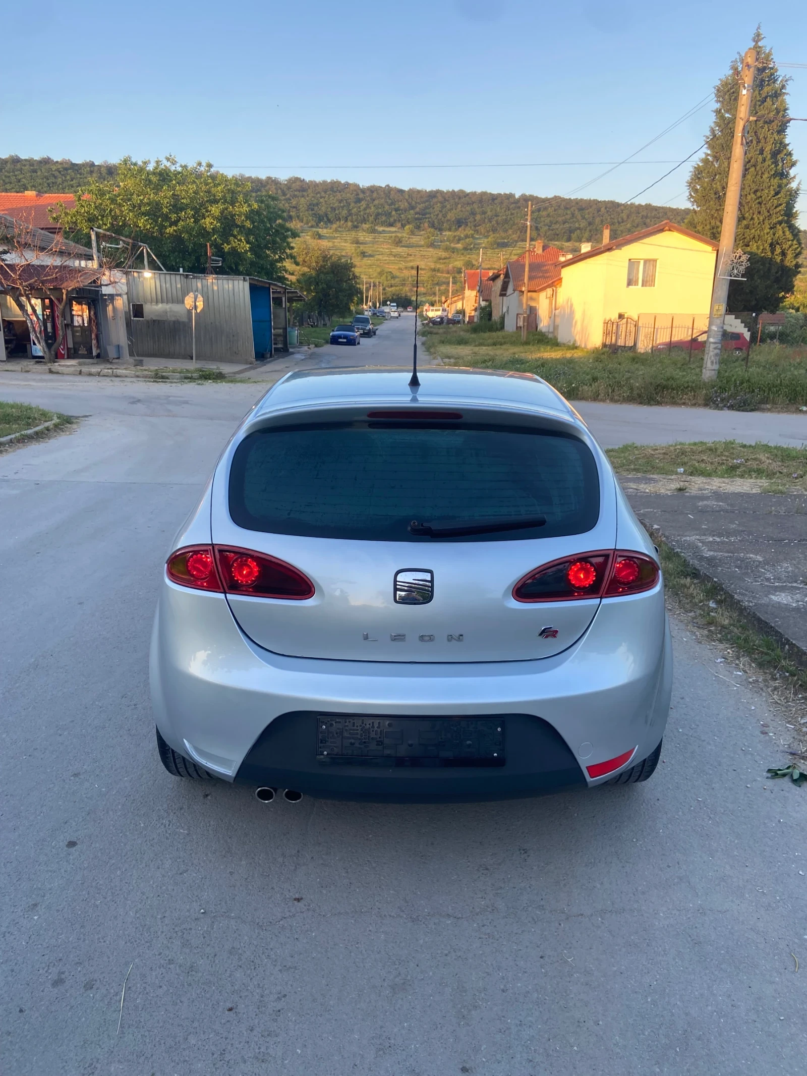 Seat Leon 2.0 TDI FR, снимка 7 - Автомобили и джипове - 55043031