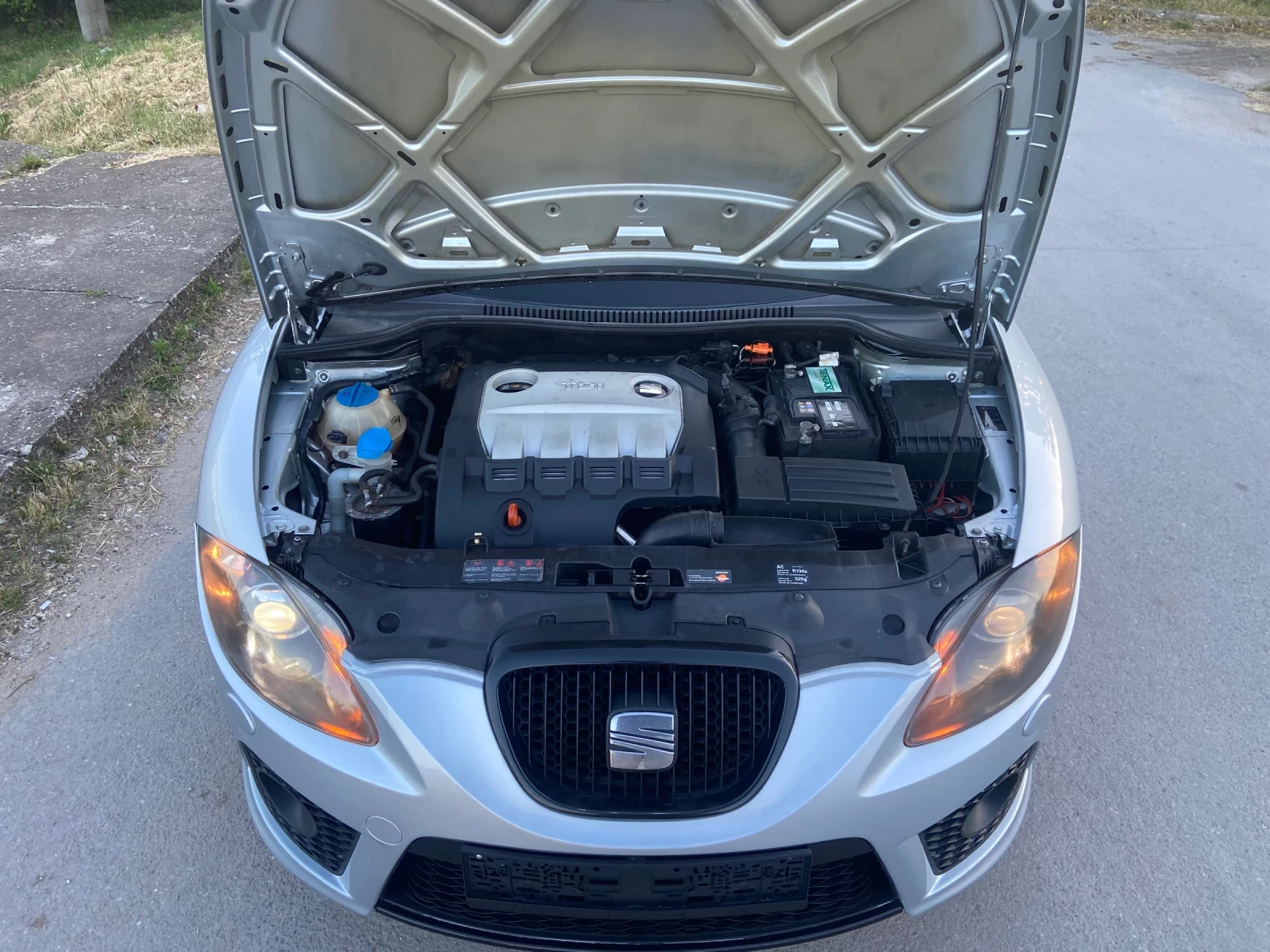 Seat Leon 2.0 TDI FR, снимка 15 - Автомобили и джипове - 55043031
