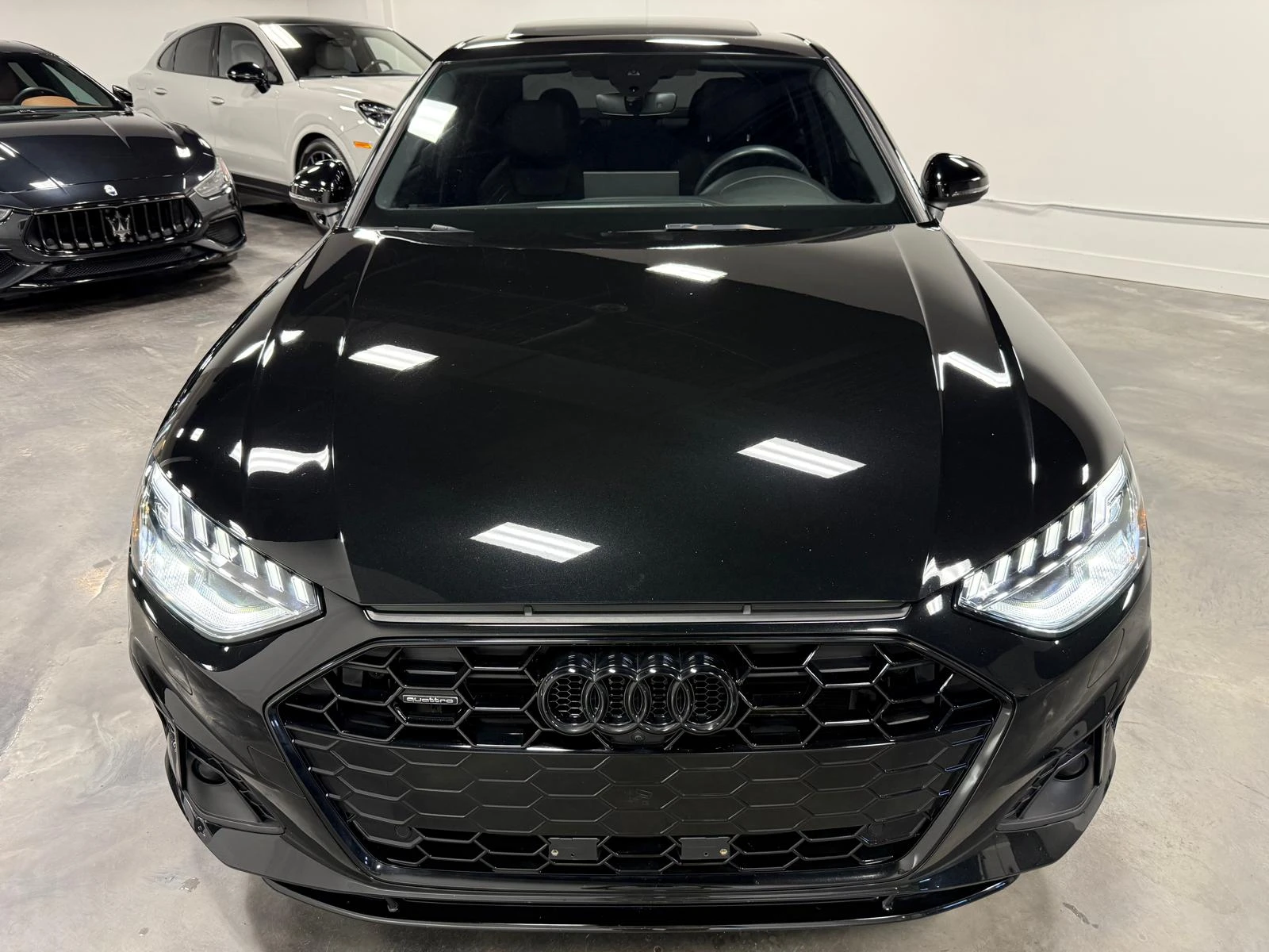 Audi A4 Technik/B&O/S-Line Pckg/CarPlay/ПАНОРАМА/360CAM, снимка 2 - Автомобили и джипове - 55200834