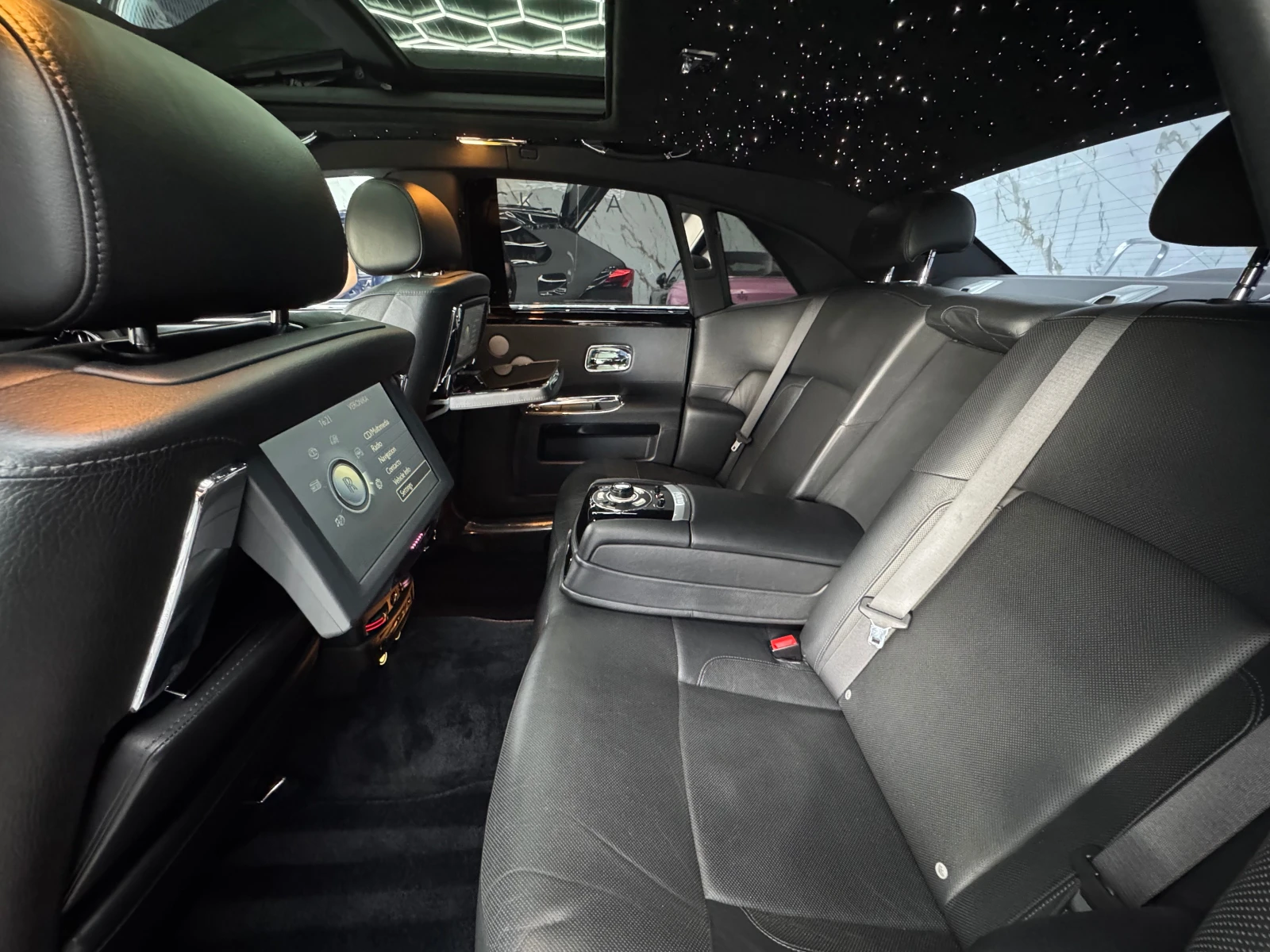 Rolls-Royce Ghost, снимка 11 - Автомобили и джипове - 55579861