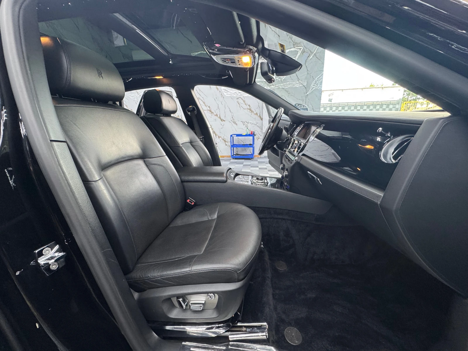 Rolls-Royce Ghost, снимка 9 - Автомобили и джипове - 55579861