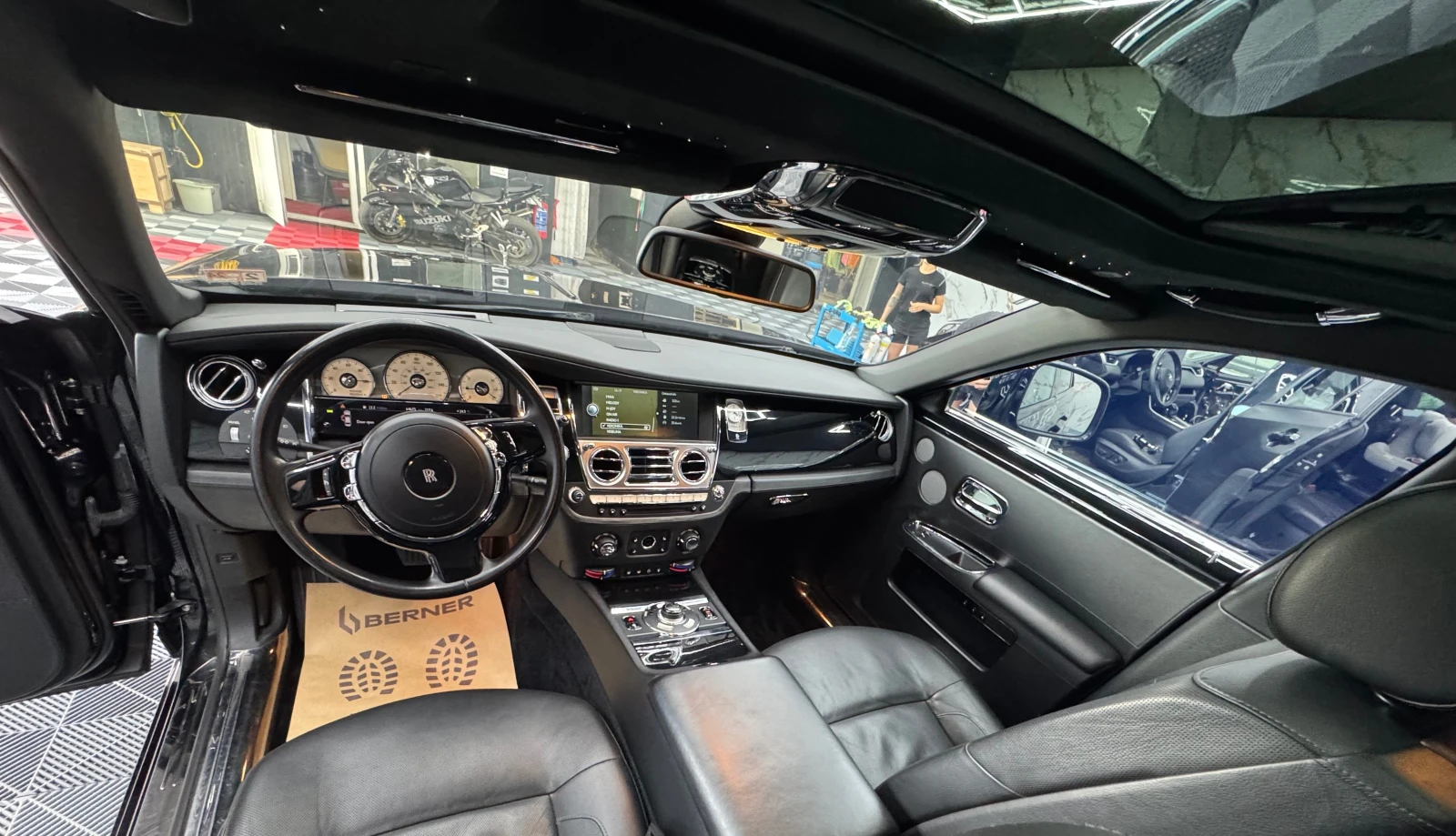 Rolls-Royce Ghost, снимка 7 - Автомобили и джипове - 55579861