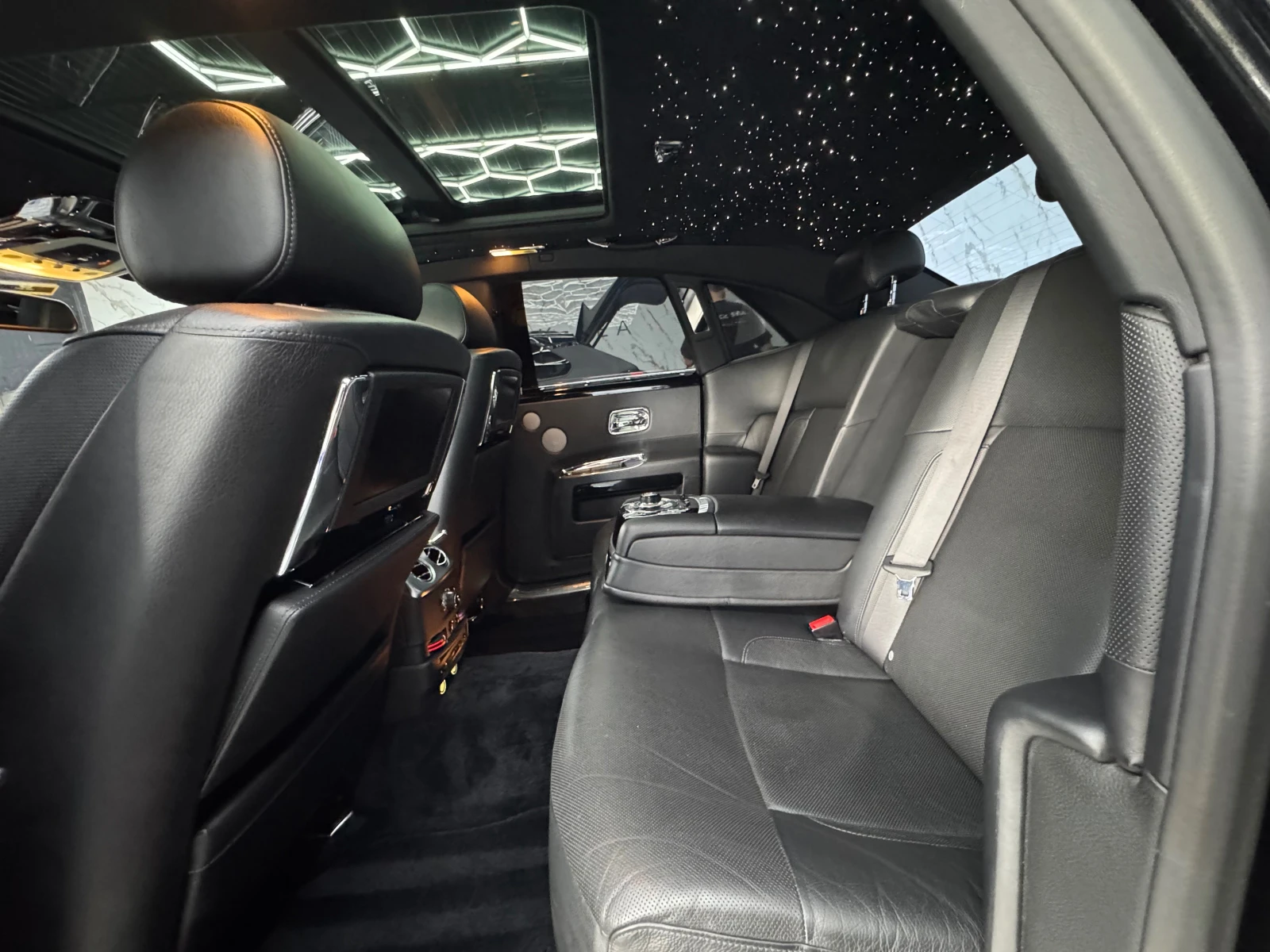 Rolls-Royce Ghost, снимка 12 - Автомобили и джипове - 55579861