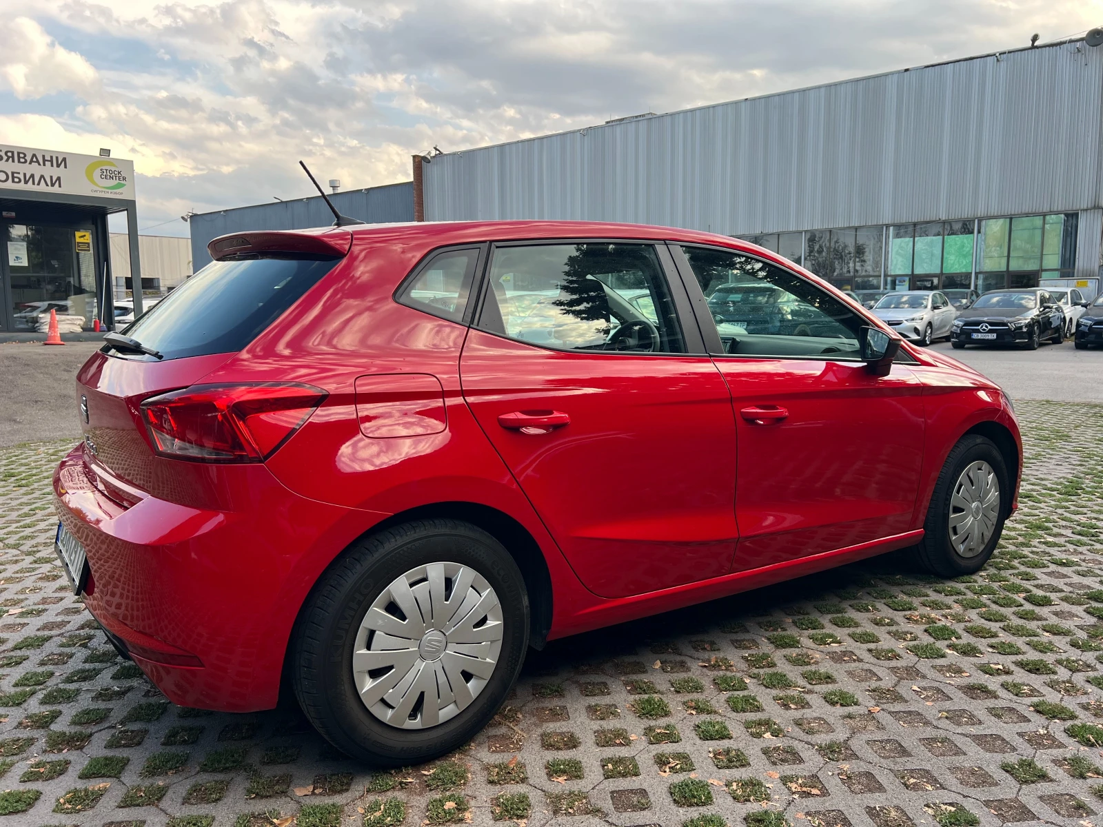 Seat Ibiza 1.0 MPI, снимка 6 - Автомобили и джипове - 55929782