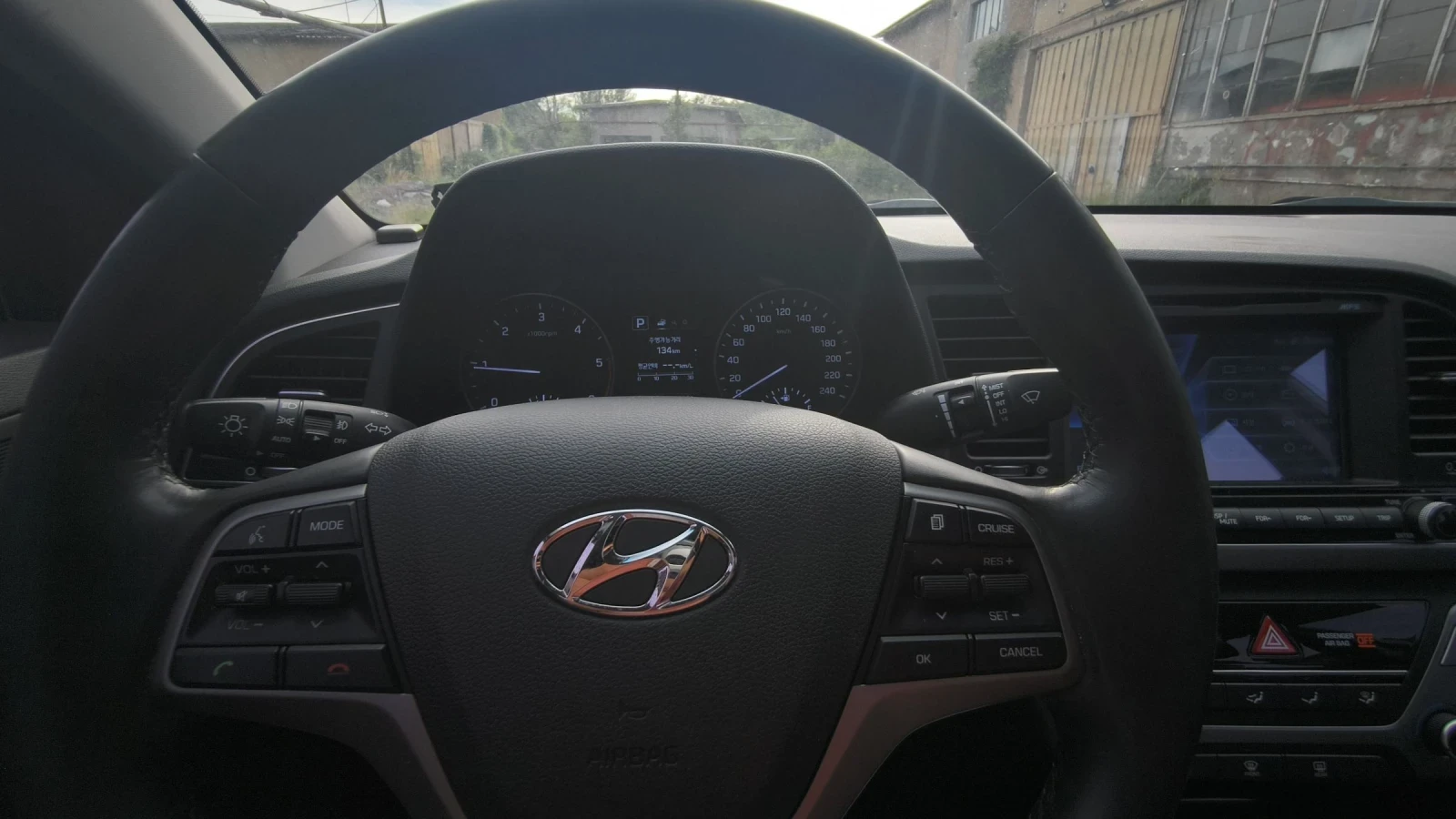Hyundai Elantra AVANTE , снимка 11 - Автомобили и джипове - 55966677