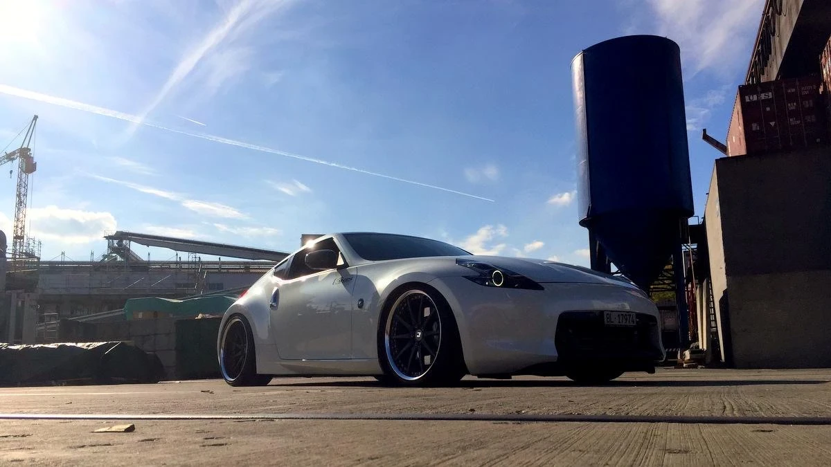 Nissan 370Z, снимка 2 - Автомобили и джипове - 56121479