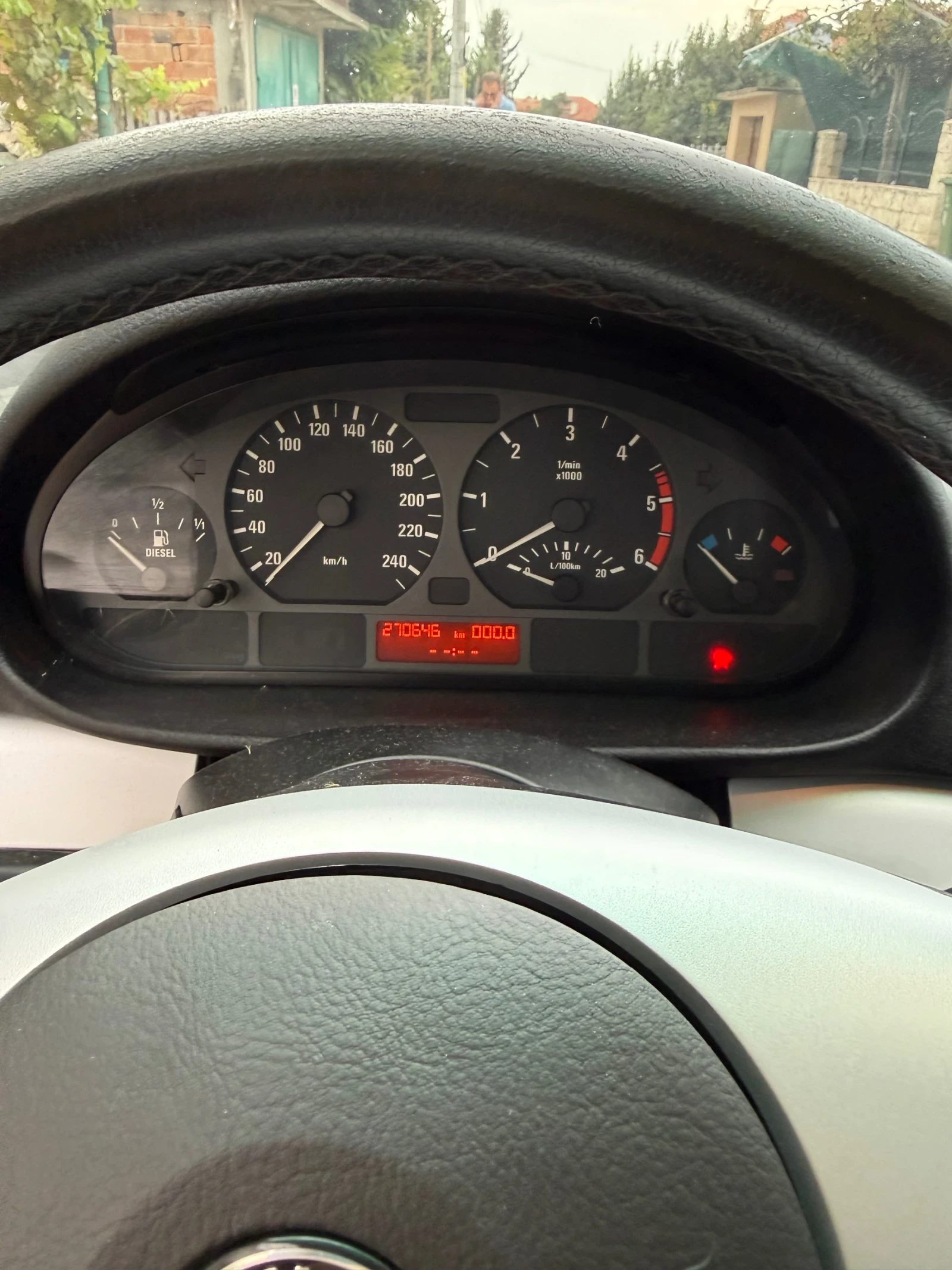 BMW 320 TD, снимка 6 - Автомобили и джипове - 56192354