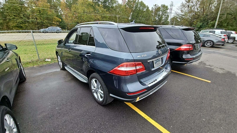 Mercedes-Benz ML 350 4MATIC* Harman-Kardon* м.точка* пано* камера* подг, снимка 2 - Автомобили и джипове - 48110941