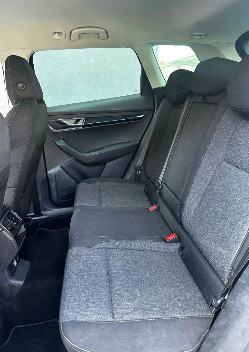Skoda Karoq ДИГИТАЛ/2.0TDI/4x4/Камера/DSG/NAVI/2019г, снимка 12 - Автомобили и джипове - 51209847
