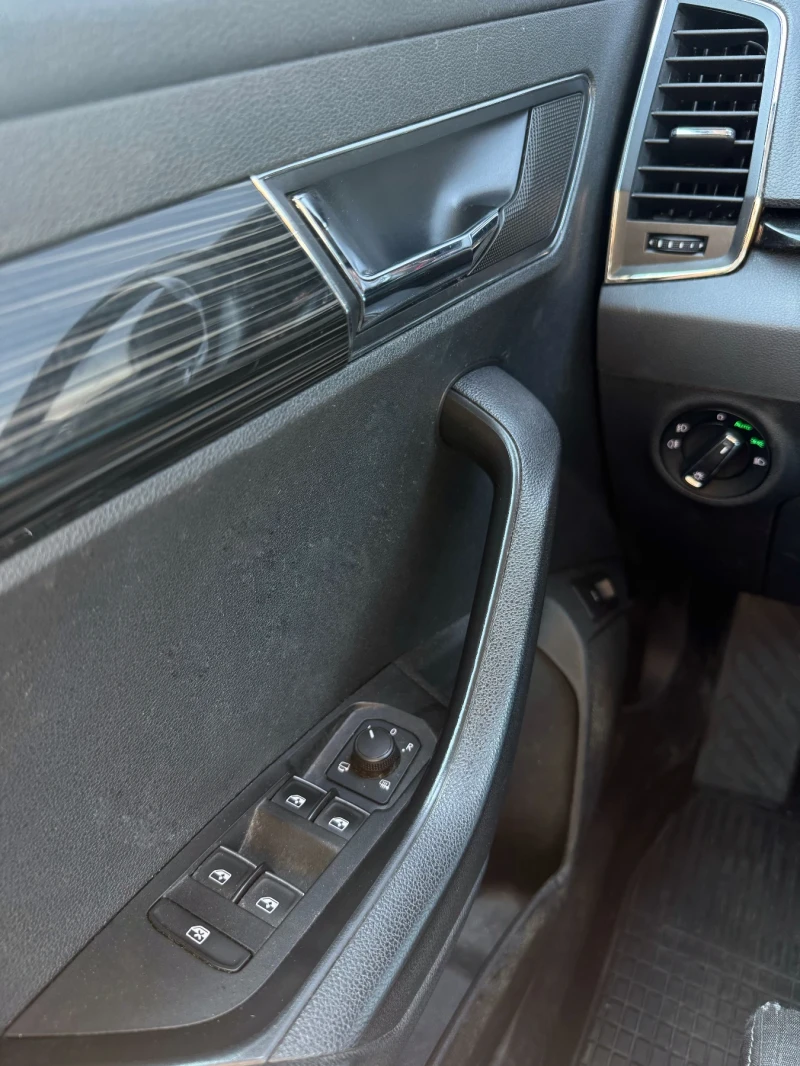 Skoda Karoq ДИГИТАЛ/2.0TDI/4x4/Камера/DSG/NAVI/2019г, снимка 13 - Автомобили и джипове - 51209847