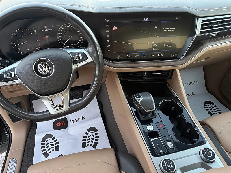 VW Touareg Rline-LED-DISTRONIK-BIXENON-3D-DIGITAL-ПОДГРЯВАНЕ!, снимка 10 - Автомобили и джипове - 52796067