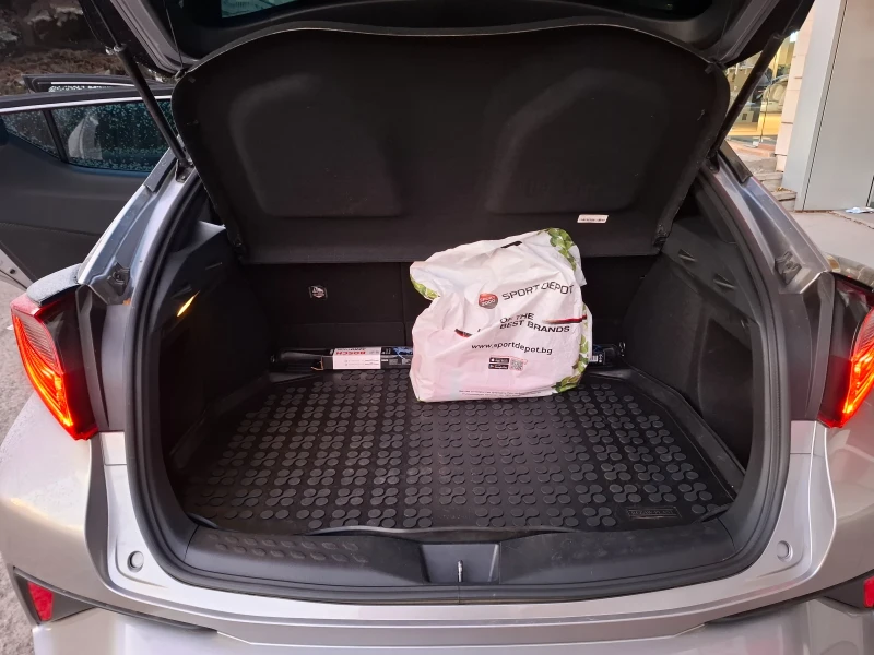 Toyota C-HR Бензин, снимка 10 - Автомобили и джипове - 52952008