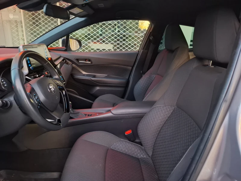 Toyota C-HR Бензин, снимка 6 - Автомобили и джипове - 52952008