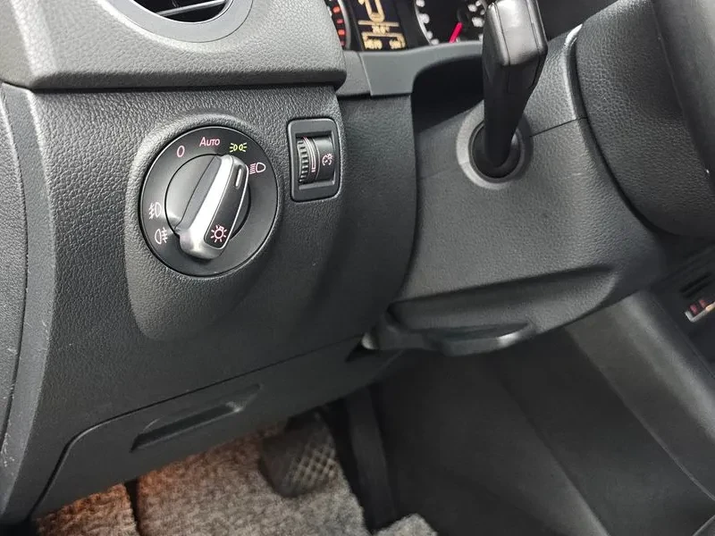 VW Tiguan, снимка 15 - Автомобили и джипове - 54945544