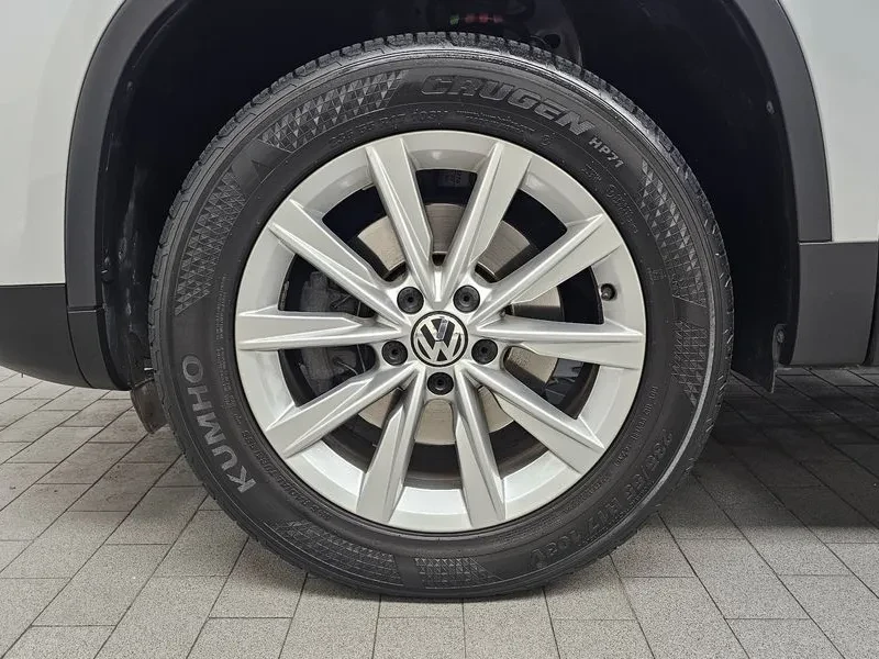 VW Tiguan, снимка 5 - Автомобили и джипове - 54945544