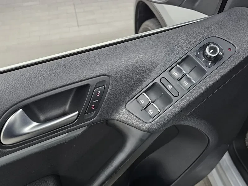 VW Tiguan, снимка 14 - Автомобили и джипове - 54945544