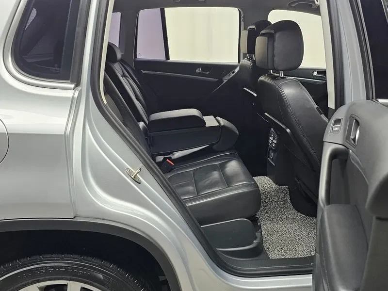 VW Tiguan, снимка 12 - Автомобили и джипове - 54945544