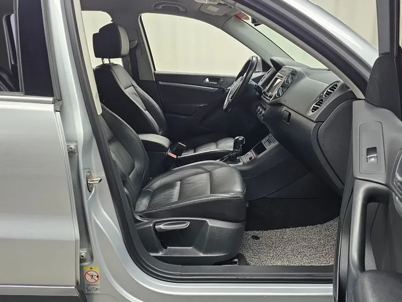 VW Tiguan, снимка 11 - Автомобили и джипове - 54945544