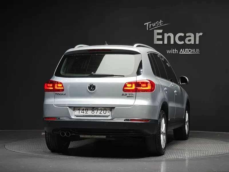 VW Tiguan, снимка 4 - Автомобили и джипове - 54945544