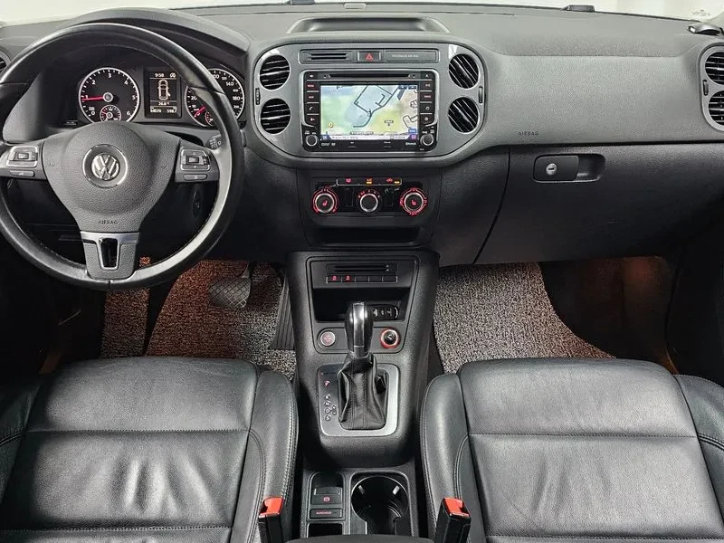 VW Tiguan, снимка 7 - Автомобили и джипове - 54945544