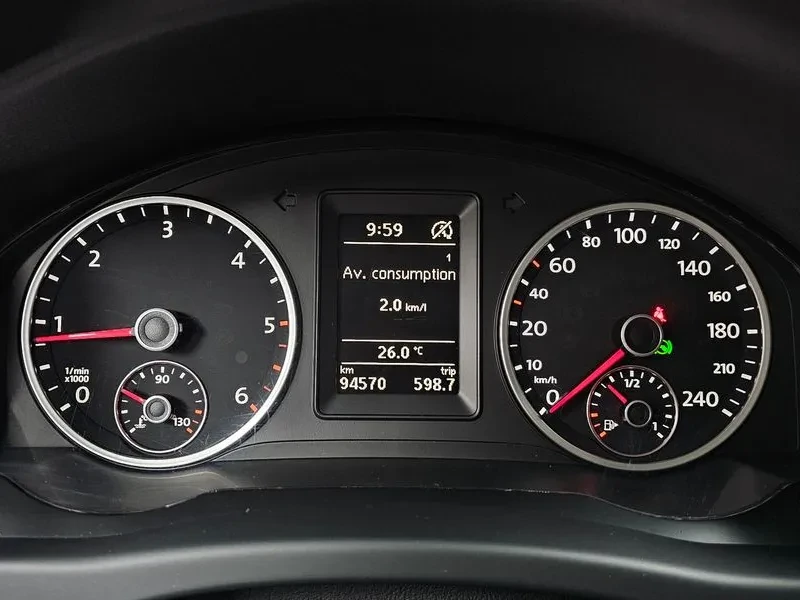 VW Tiguan, снимка 8 - Автомобили и джипове - 54945544