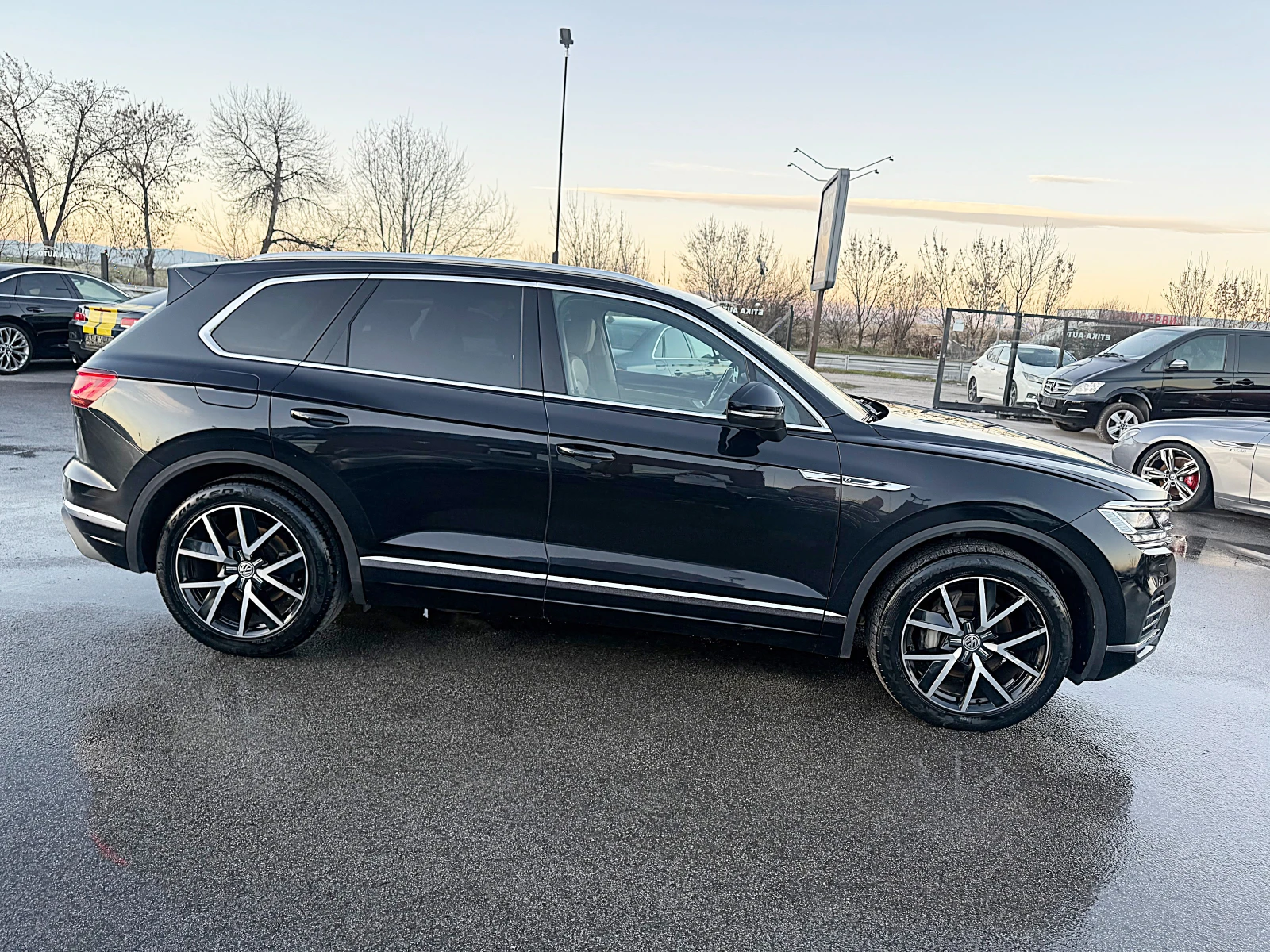 VW Touareg Rline-LED-DISTRONIK-BIXENON-3D-DIGITAL-ПОДГРЯВАНЕ! - изображение 2
