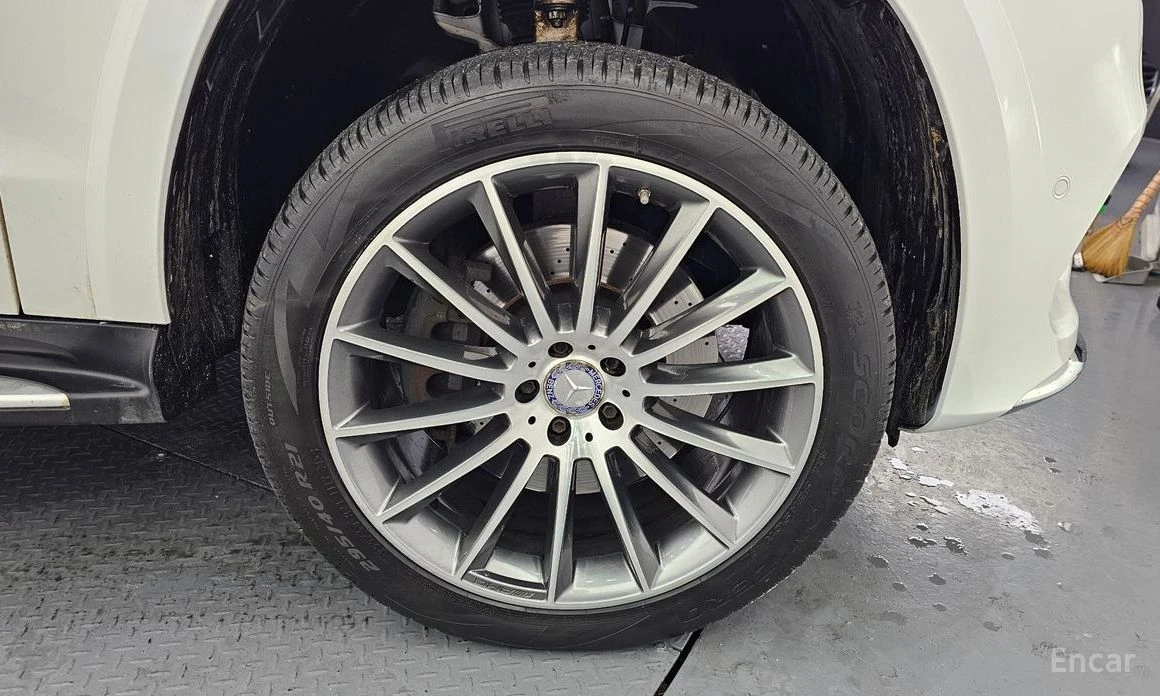 Mercedes-Benz GLS, снимка 5 - Автомобили и джипове - 54224904